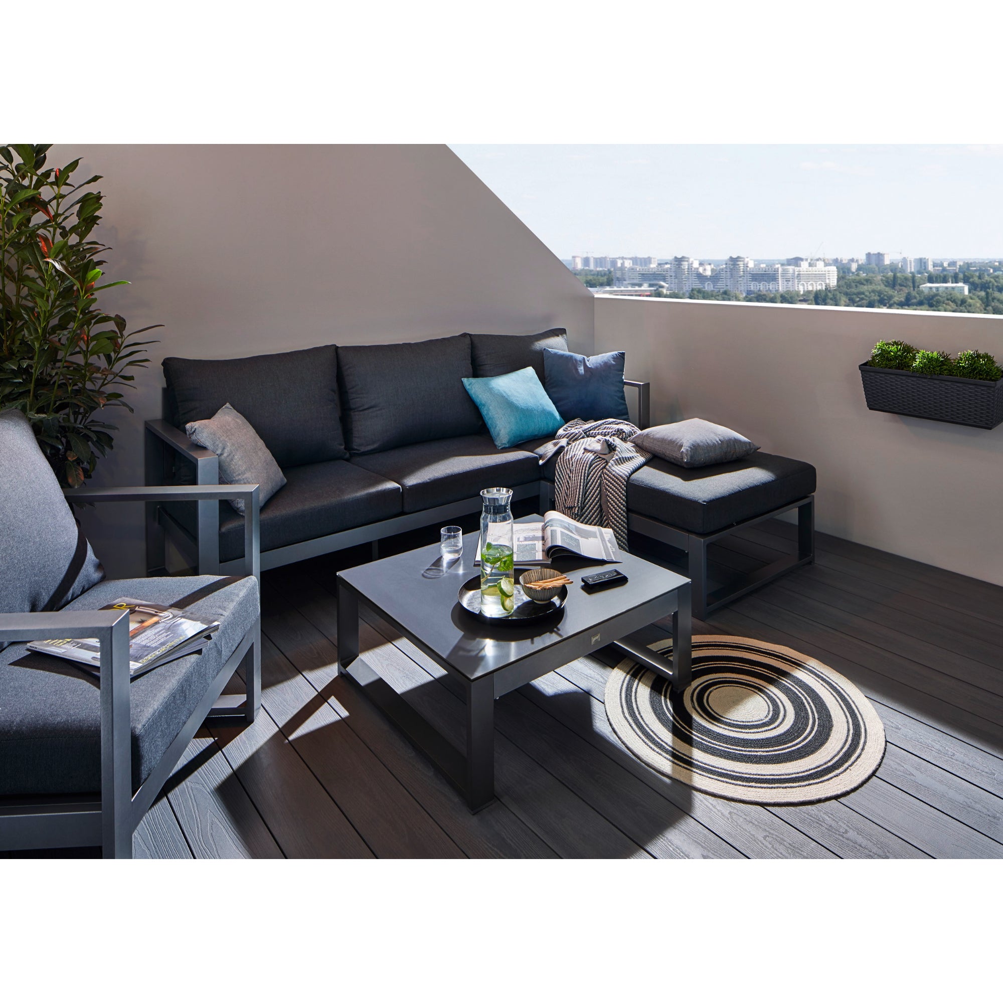 Lounge Set Santana inkl. Sessel & Hocker / Pures Aluminium in moderner Form