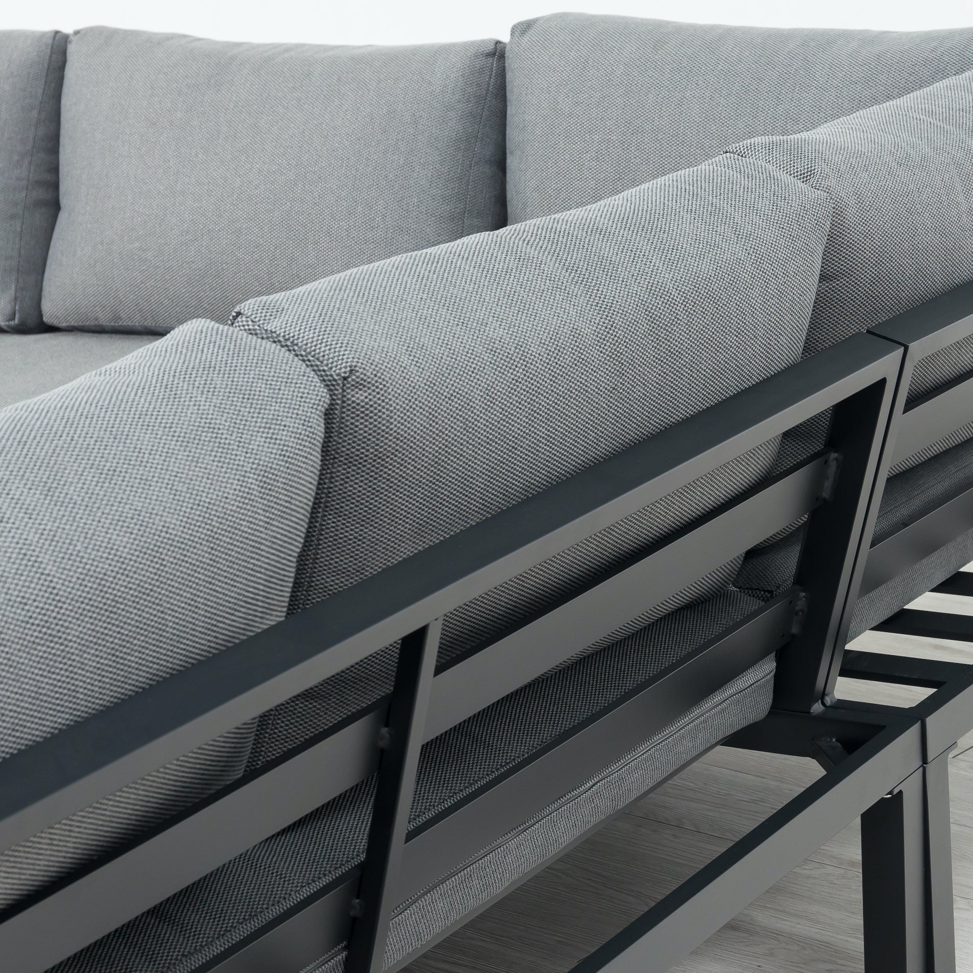 Moderne Eck - Lounge aus Aluminium & Non-Wood "MIRO" Wetterfest inkl. Olefin Auflagen