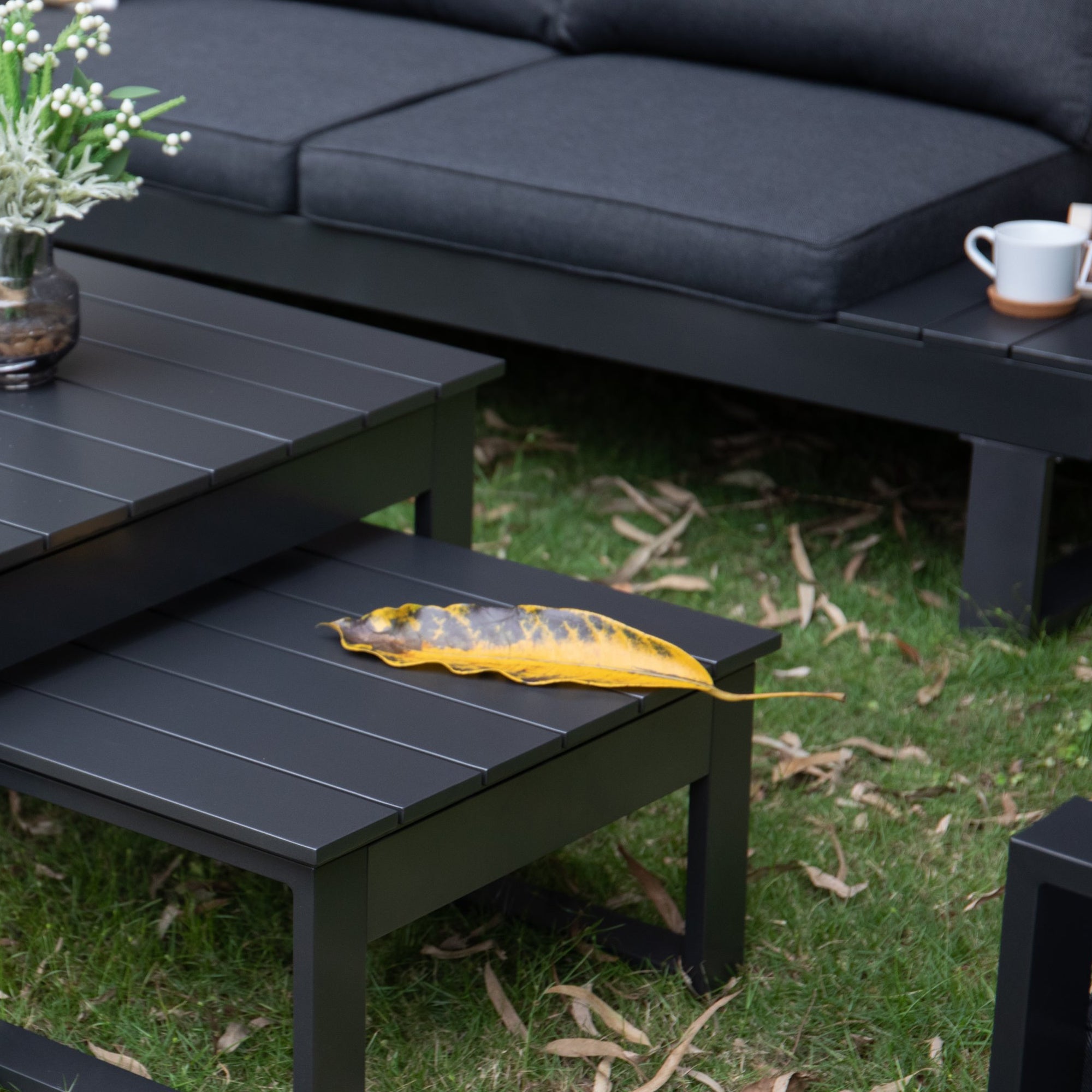 Designer Aluminium Lounge Black Baracoa / Modern & voll im Trend