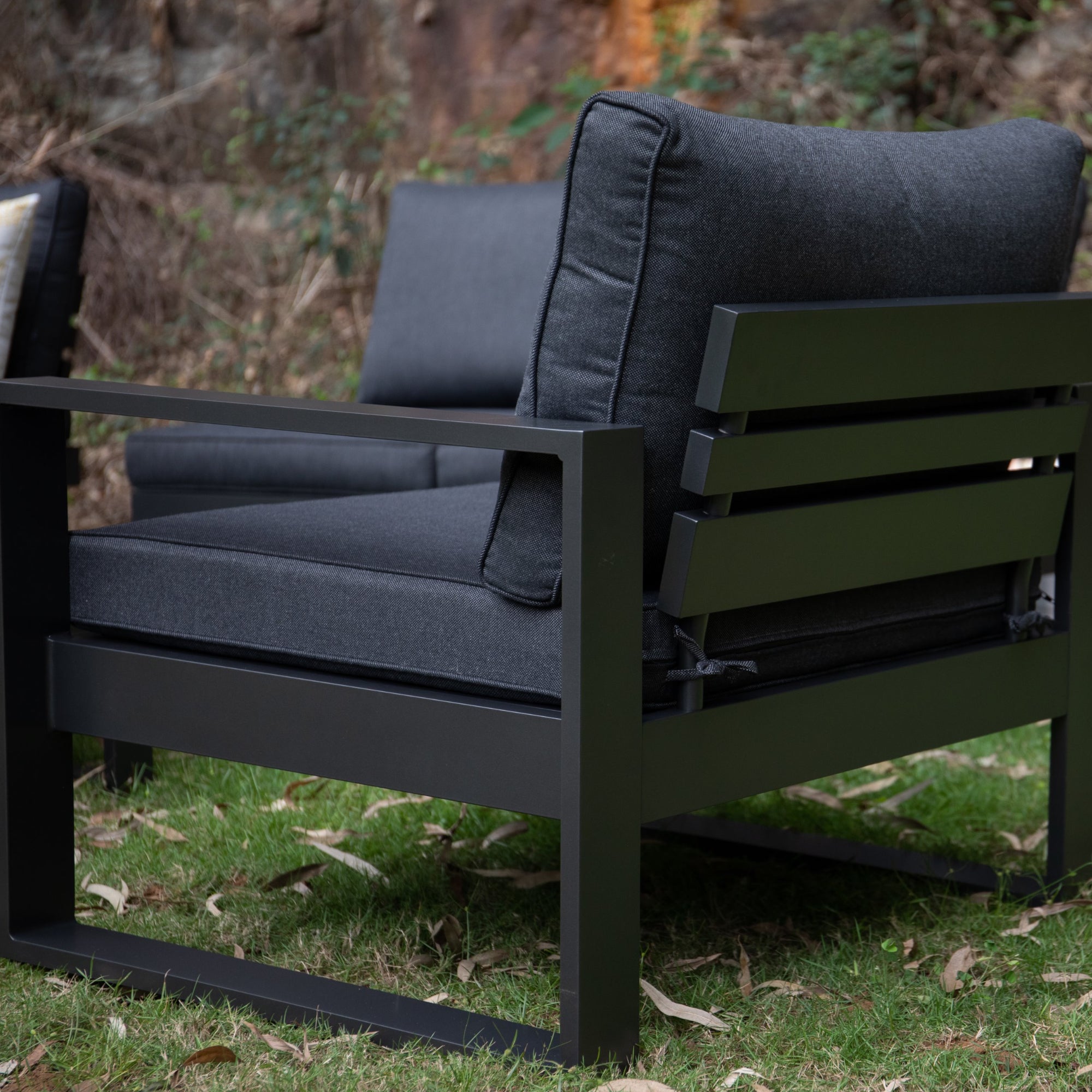Designer Aluminium Lounge Black Baracoa / Modern & voll im Trend
