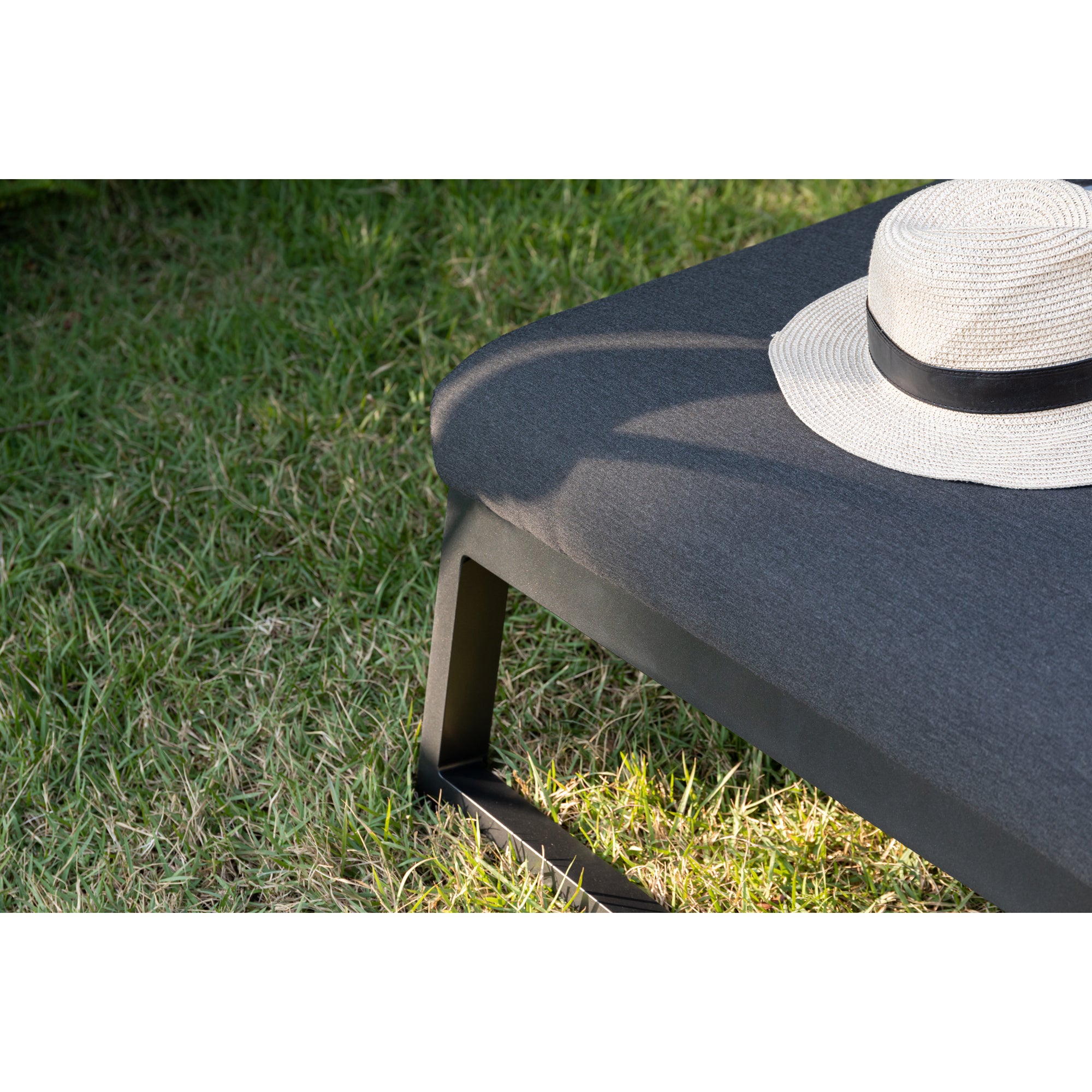 Outdoor Sonnenliege Heritage 100% LIKA-TEX® Bezug in Lava (anthrazit) / Wetterfest