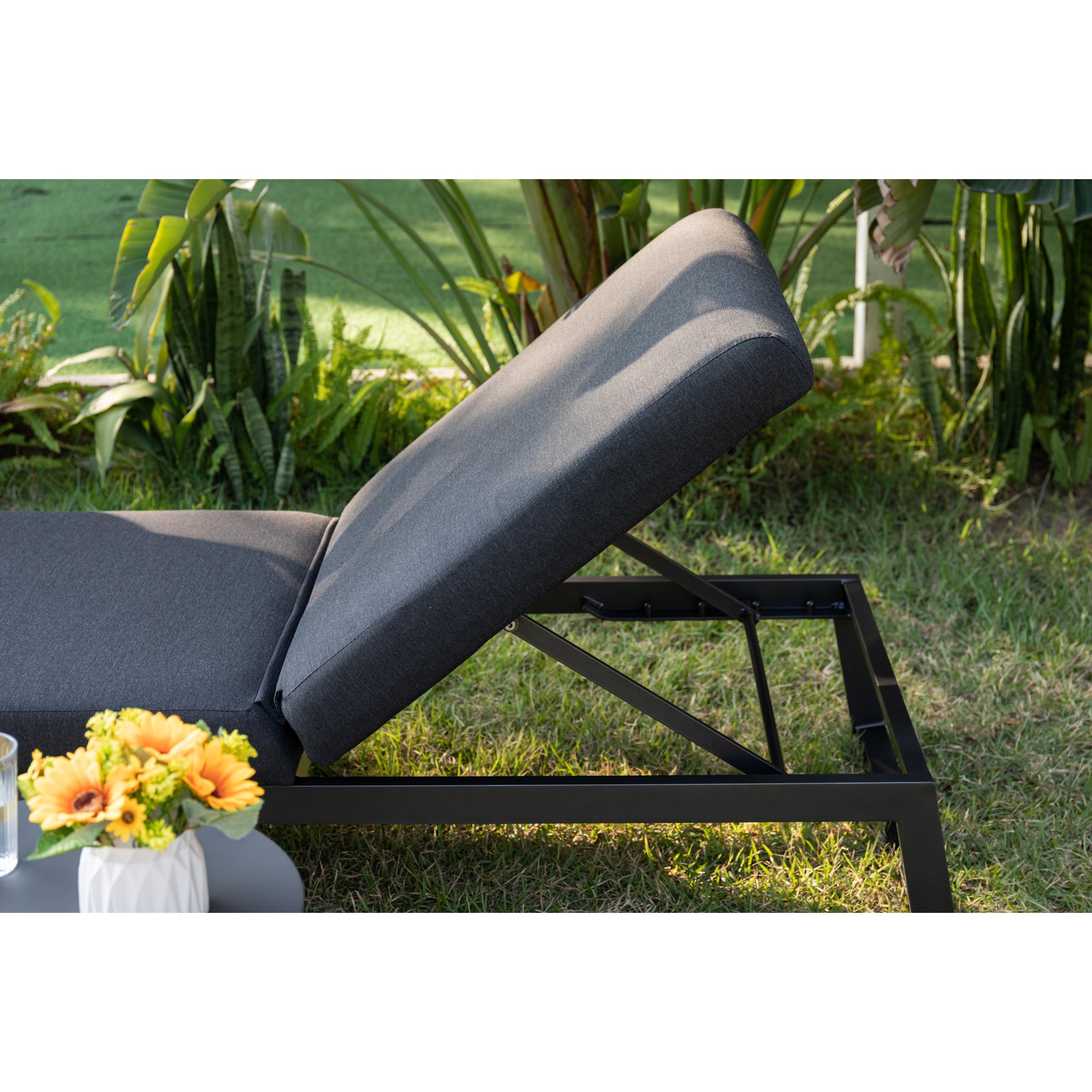 Outdoor Sonnenliege Heritage 100% LIKA-TEX® Bezug in Lava (anthrazit) / Wetterfest