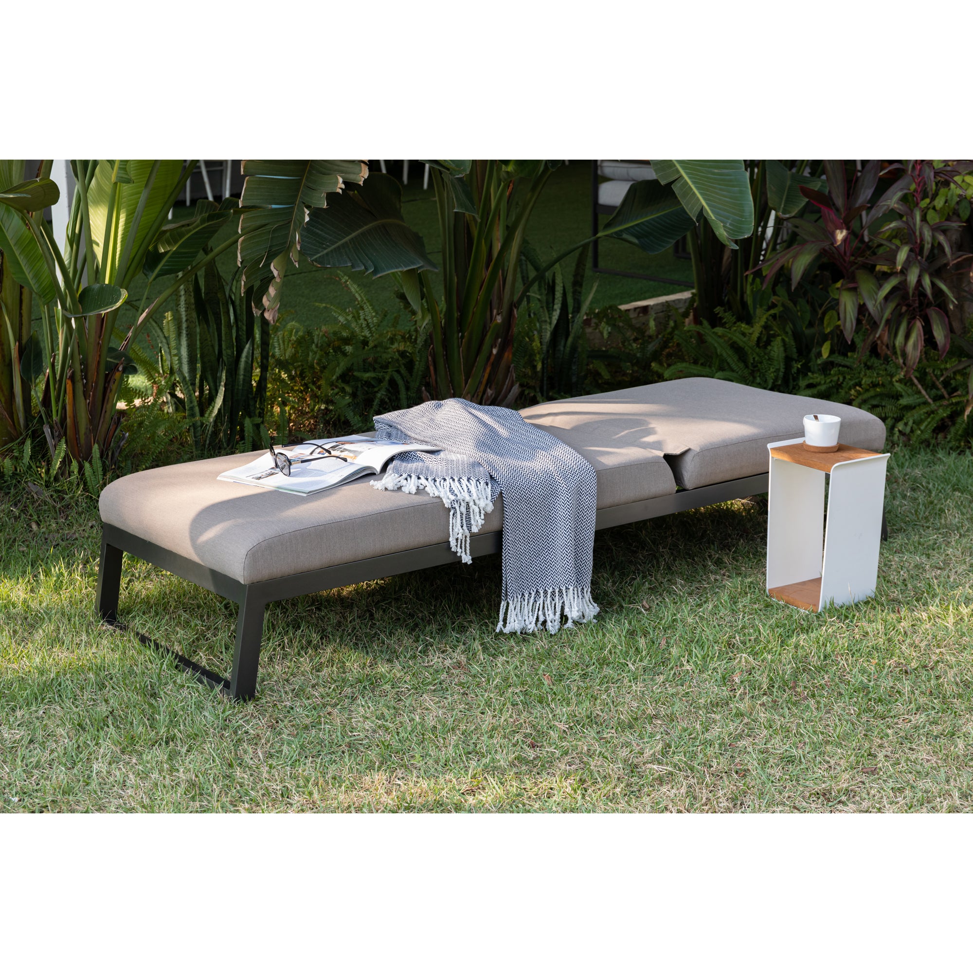 Outdoor Sonnenliege Heritage 100% wetterfest LIKA-TEX® Bezug in sand (natur) / Wetterfest