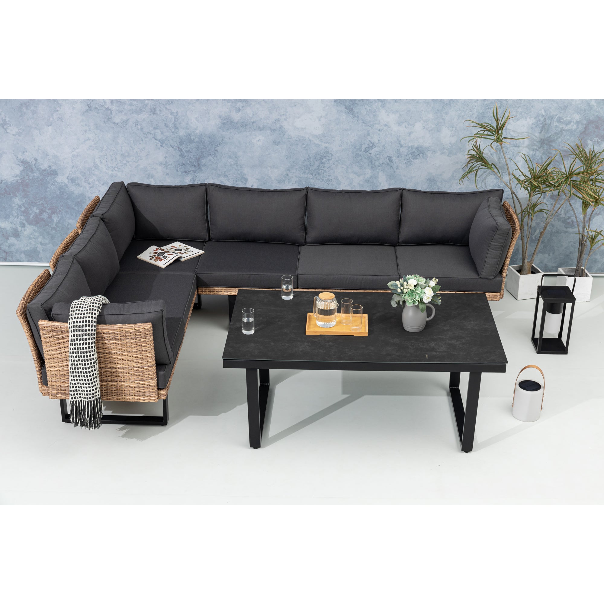 Designer Dining Lounge Iguana / variabel stellbar / hoher Tisch ideal zum speisen