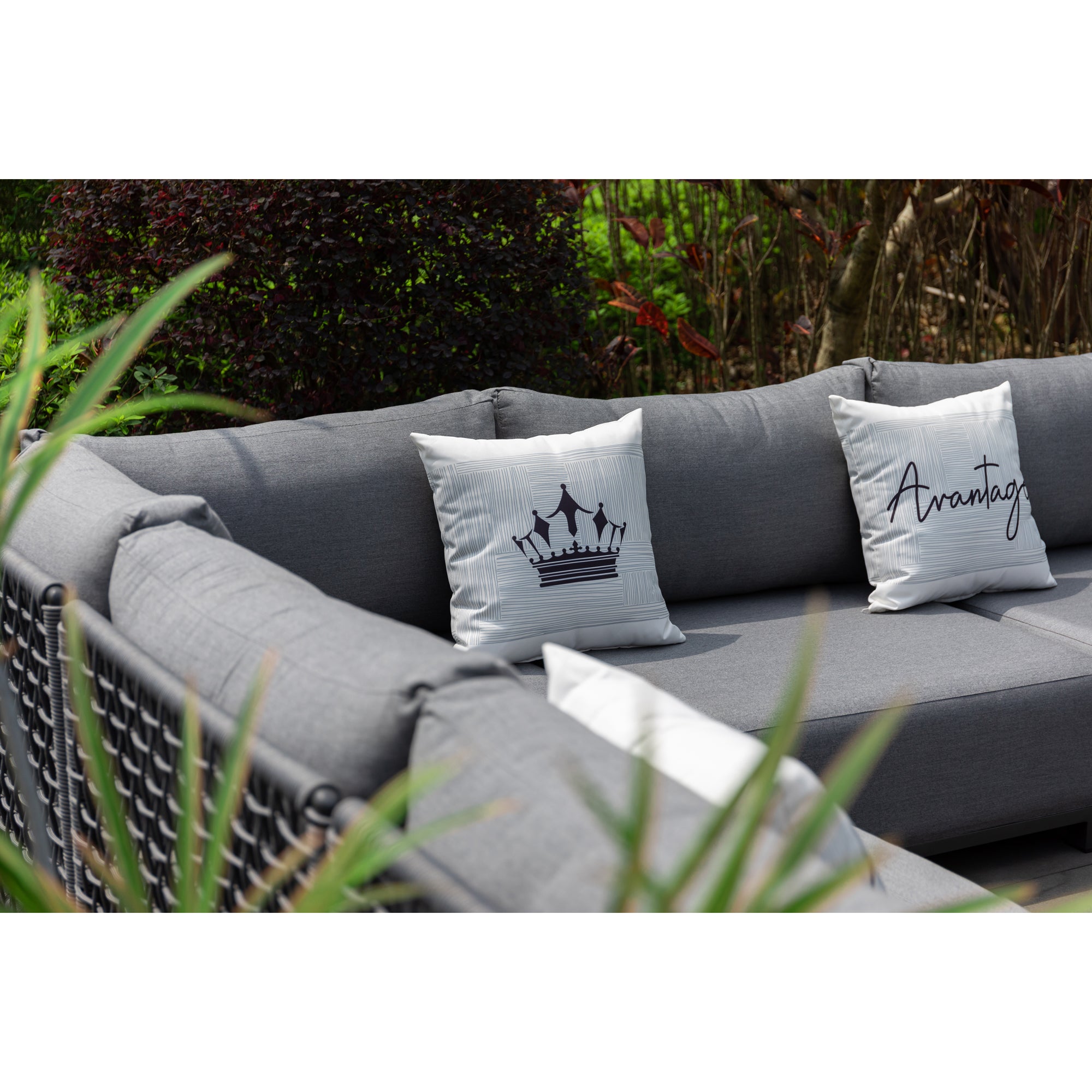 Purer Luxus! Unser extravagantes und 100% wetterfestes Modular Lounge Set Avantage Sunbrella / Rope