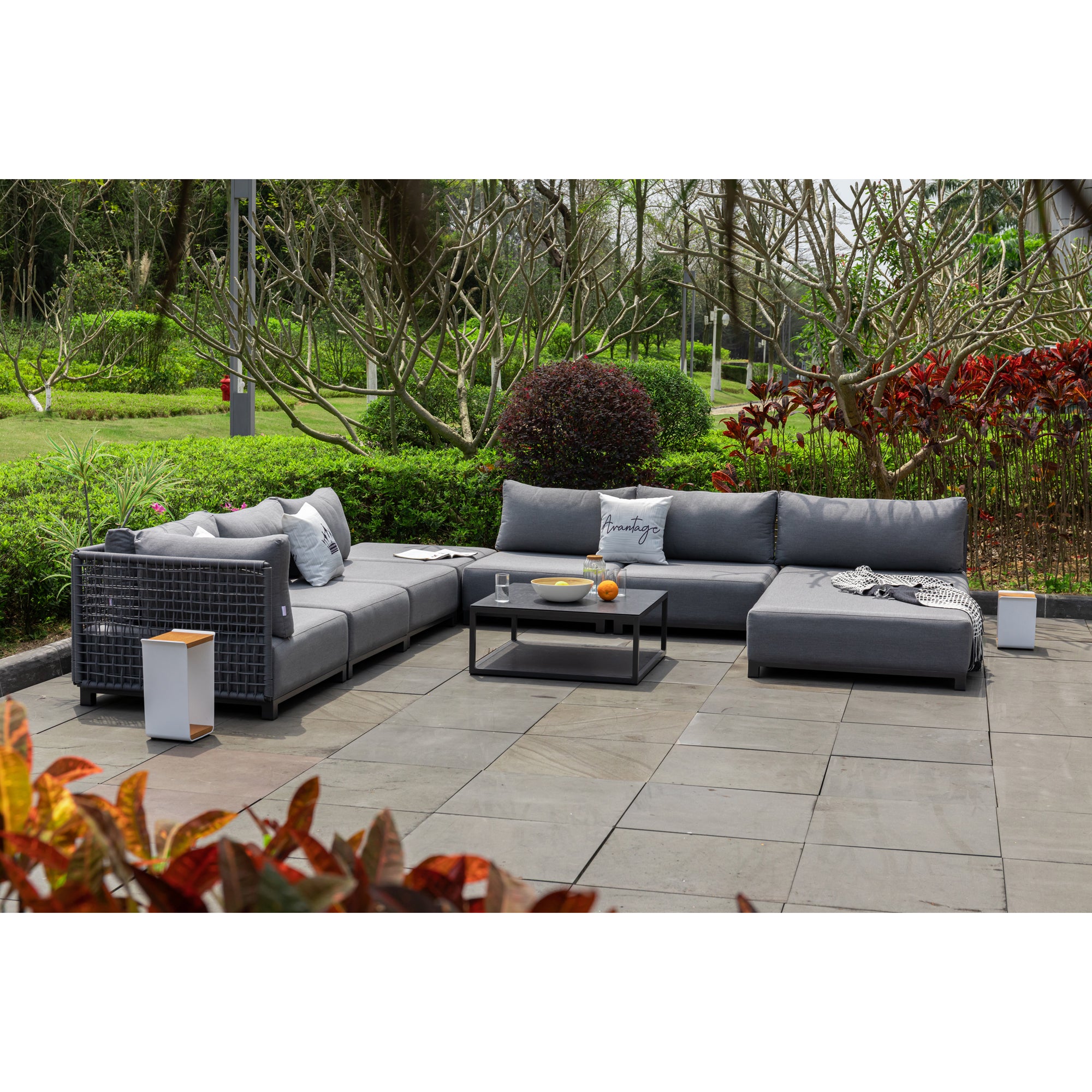 Purer Luxus! Unser extravagantes und 100% wetterfestes Modular Lounge Set Avantage Sunbrella / Rope