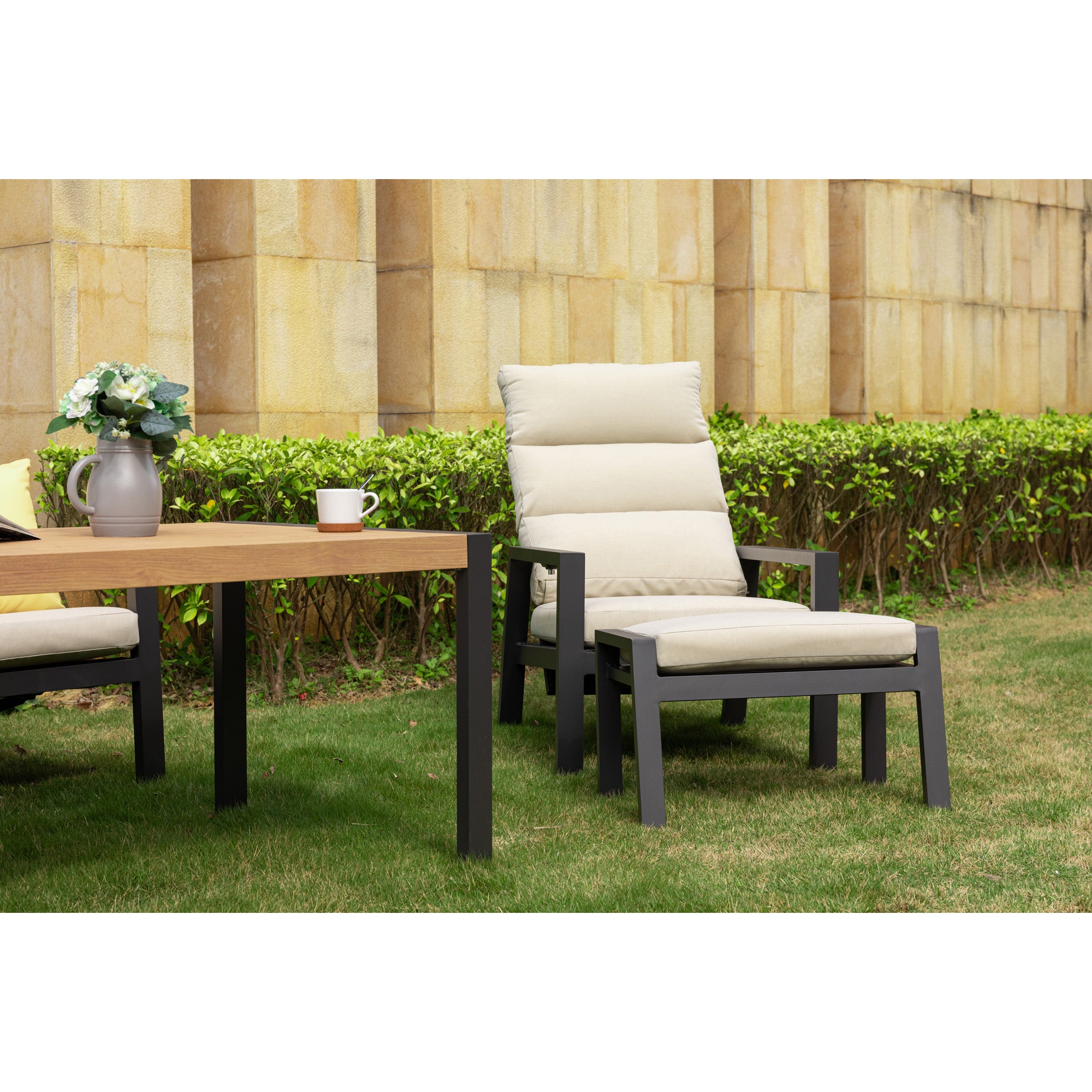 Business Class für den Garten: Dining Lounge Set Sunrise / Rücken stufenlos verstellbar