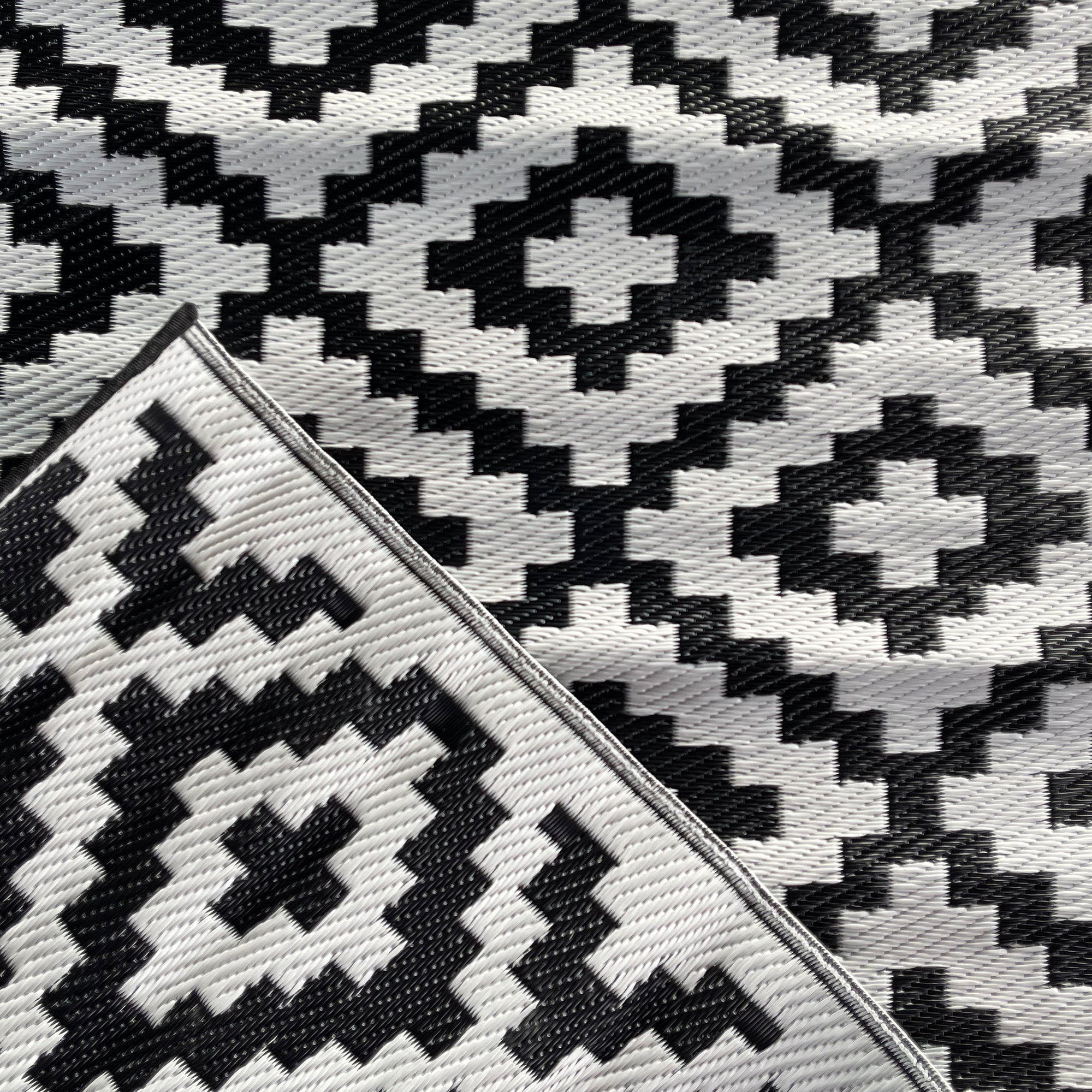 Outdoor Teppich wetterfest 180 x 270cm schwarz / weiß