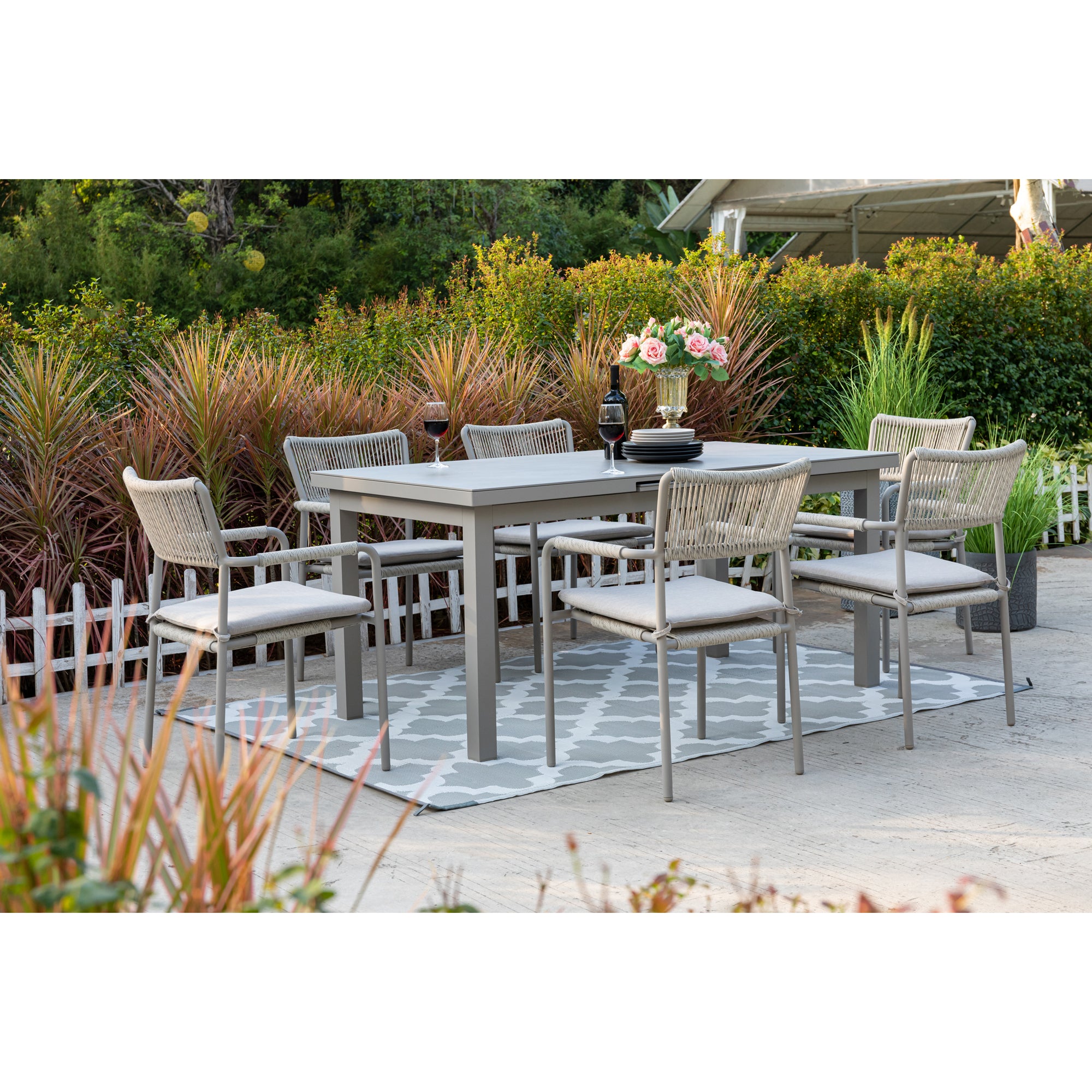 Premium! Essgruppe Madri / Kombination aus: Stapelsessel & Sintered Stone Ausziehtisch