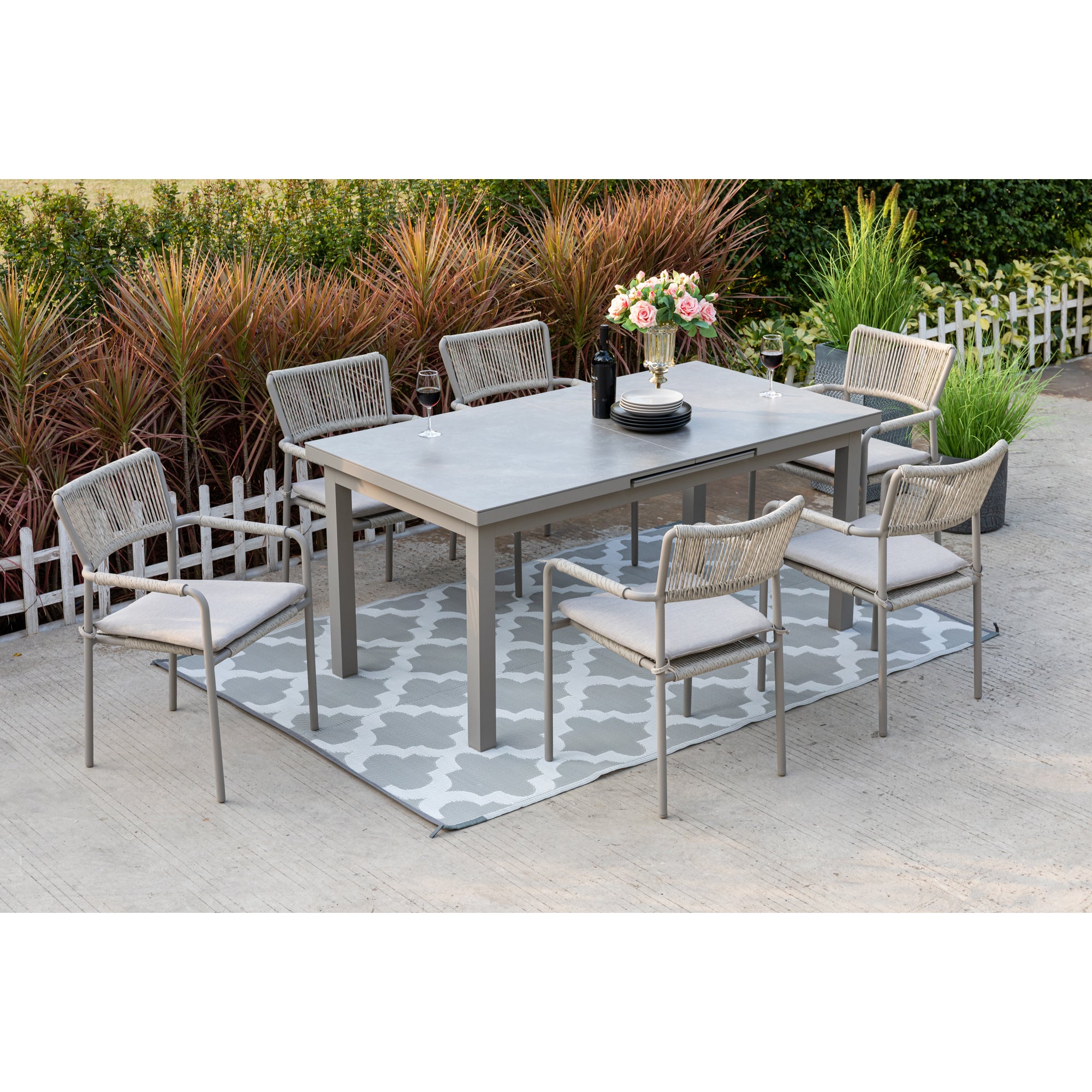 Premium! Essgruppe Madri / Kombination aus: Stapelsessel & Sintered Stone Ausziehtisch