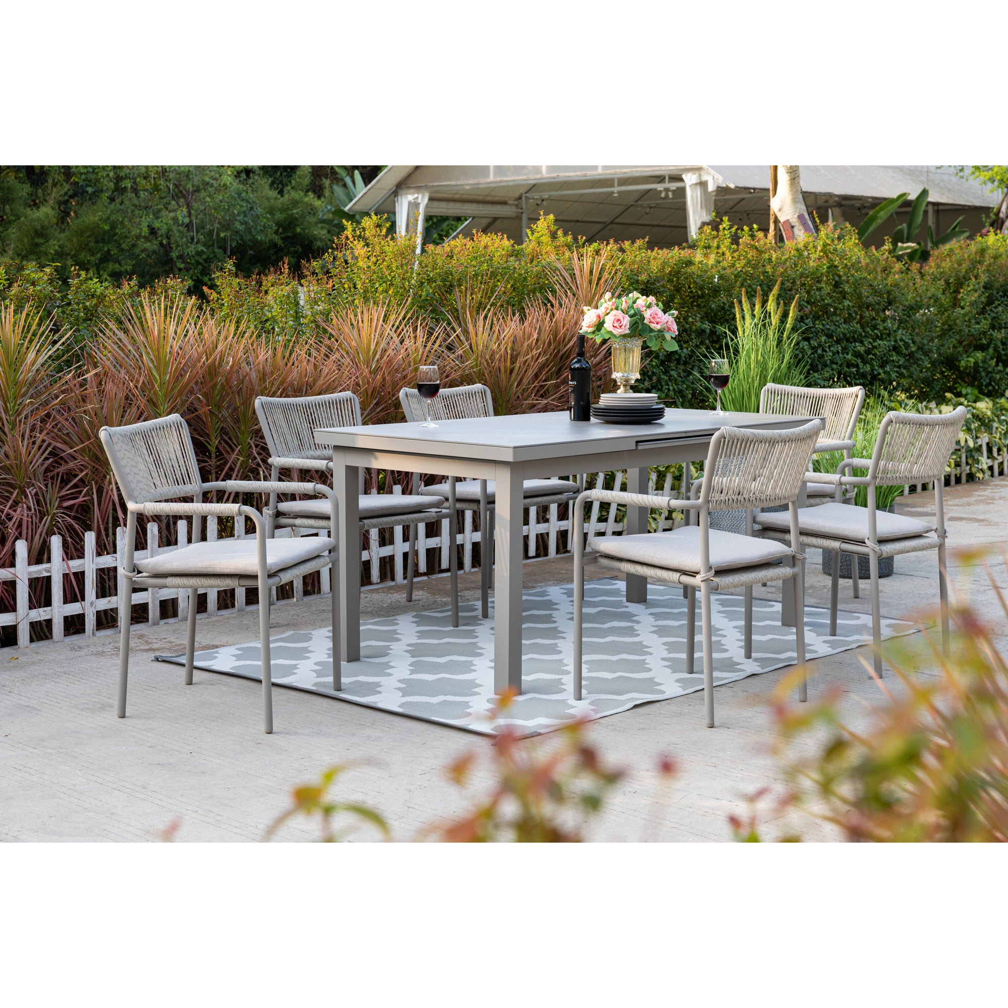 Premium! Essgruppe Madri / Kombination aus: Stapelsessel & Sintered Stone Ausziehtisch