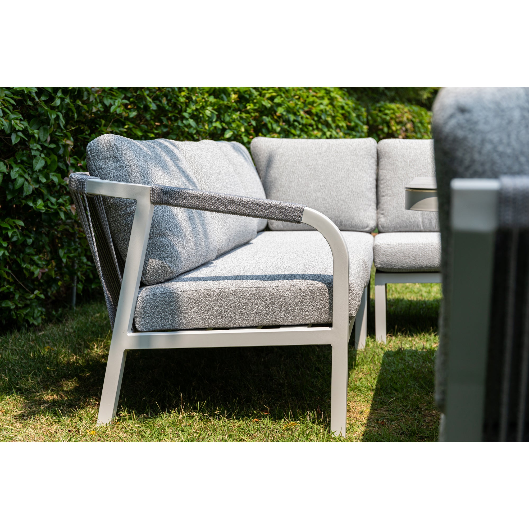 High Quality Living zum Angebotspreis ☀️ Aluminium Dining Lounge Set Harvey inkl. 2 Sessel Off White
