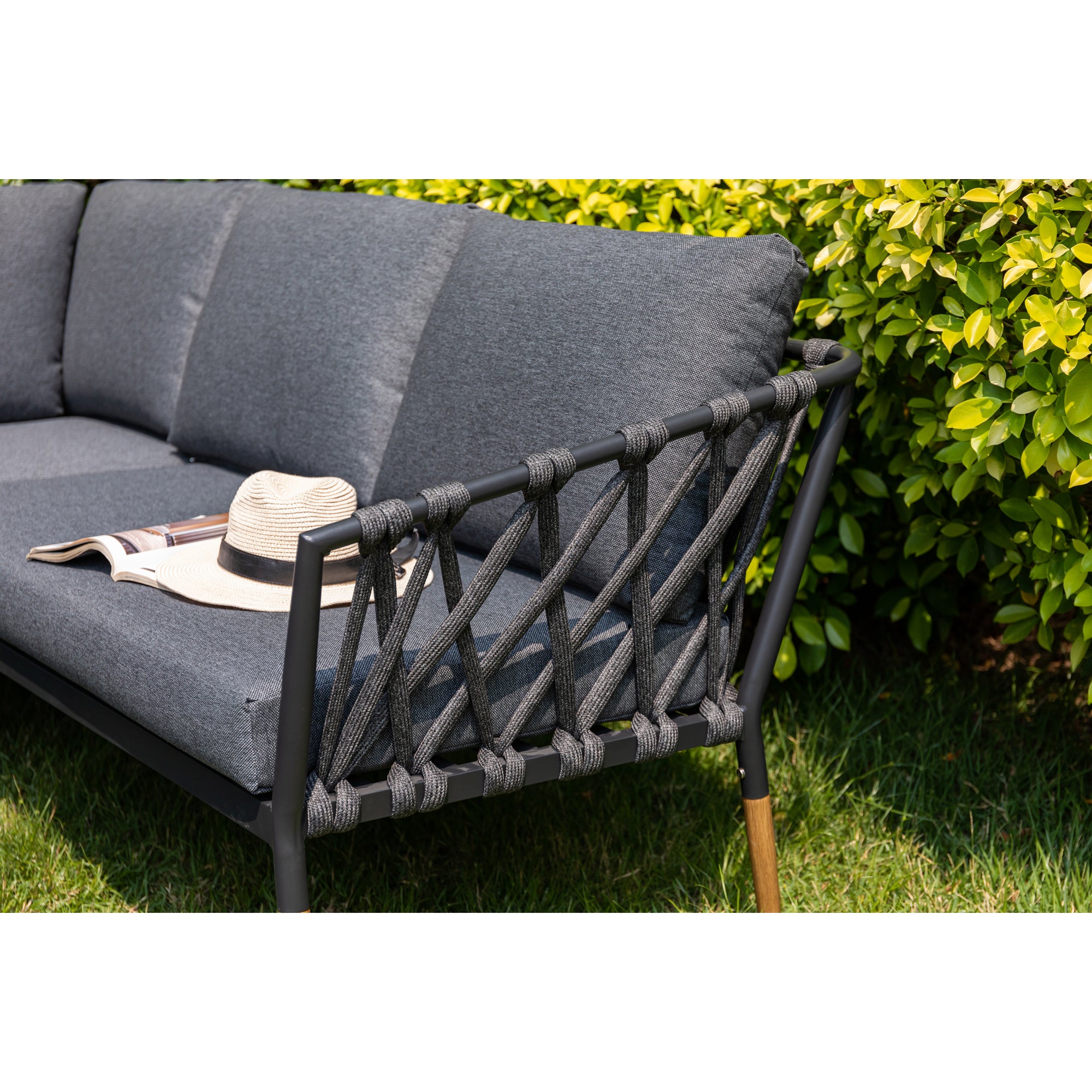 Design Lounge Set Amantea - Gemütlichkeit und Stil vereint in einer Lounge inkl. Sessel