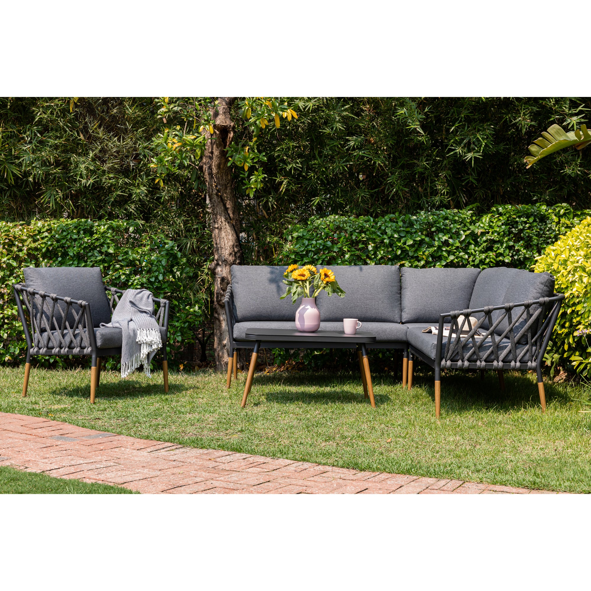 Design Lounge Set Amantea - Gemütlichkeit und Stil vereint in einer Lounge inkl. Sessel