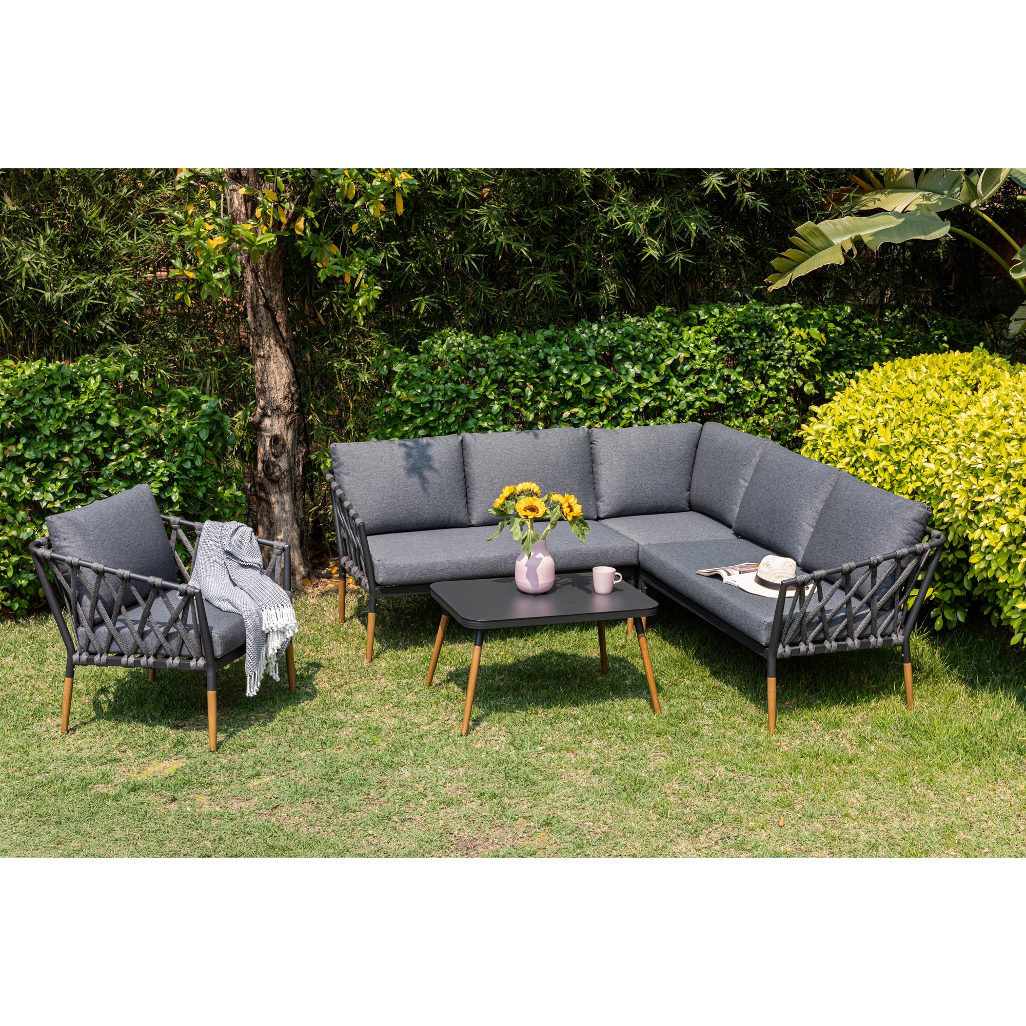 Design Lounge Set Amantea - Gemütlichkeit und Stil vereint in einer Lounge inkl. Sessel