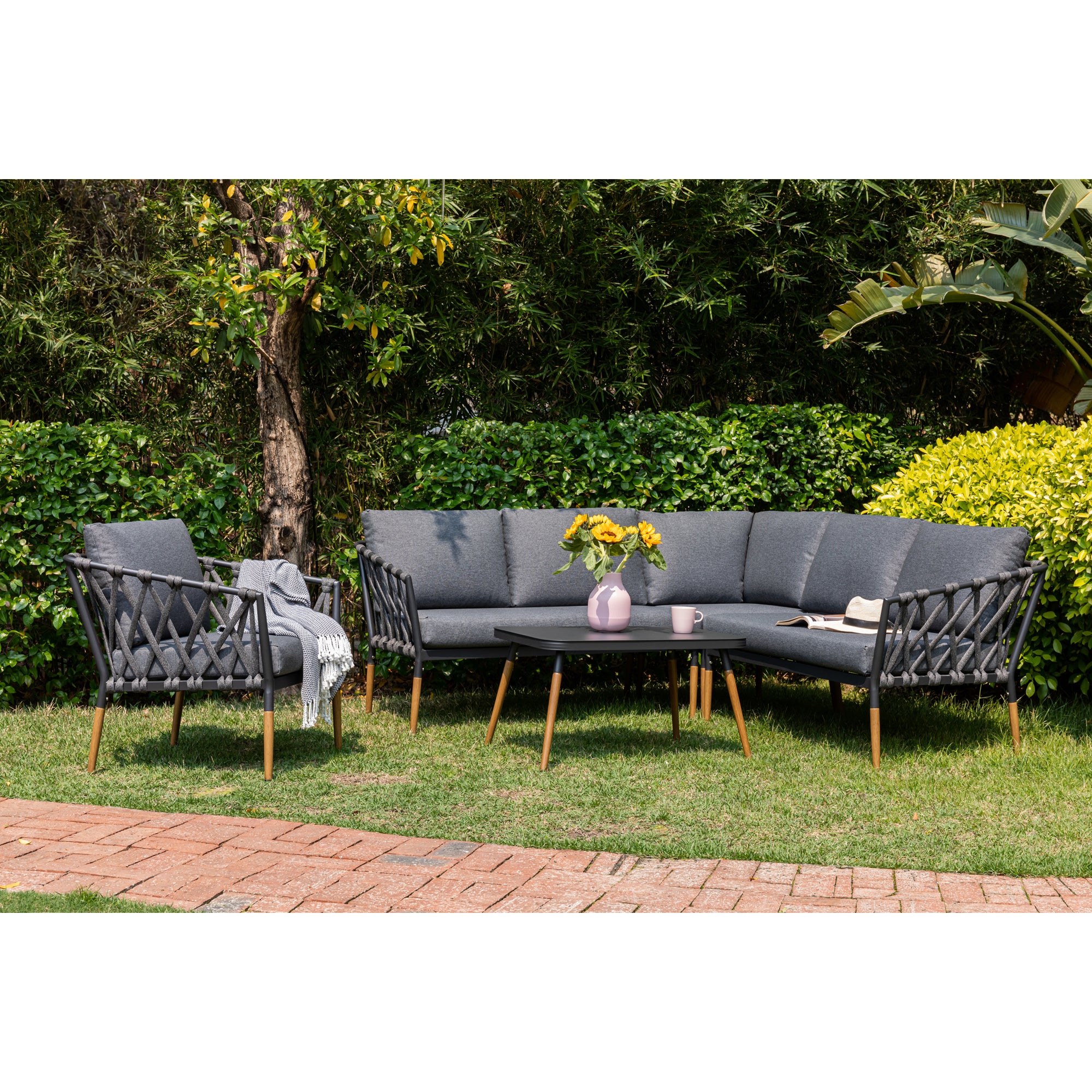 Design Lounge Set Amantea - Gemütlichkeit und Stil vereint in einer Lounge inkl. Sessel