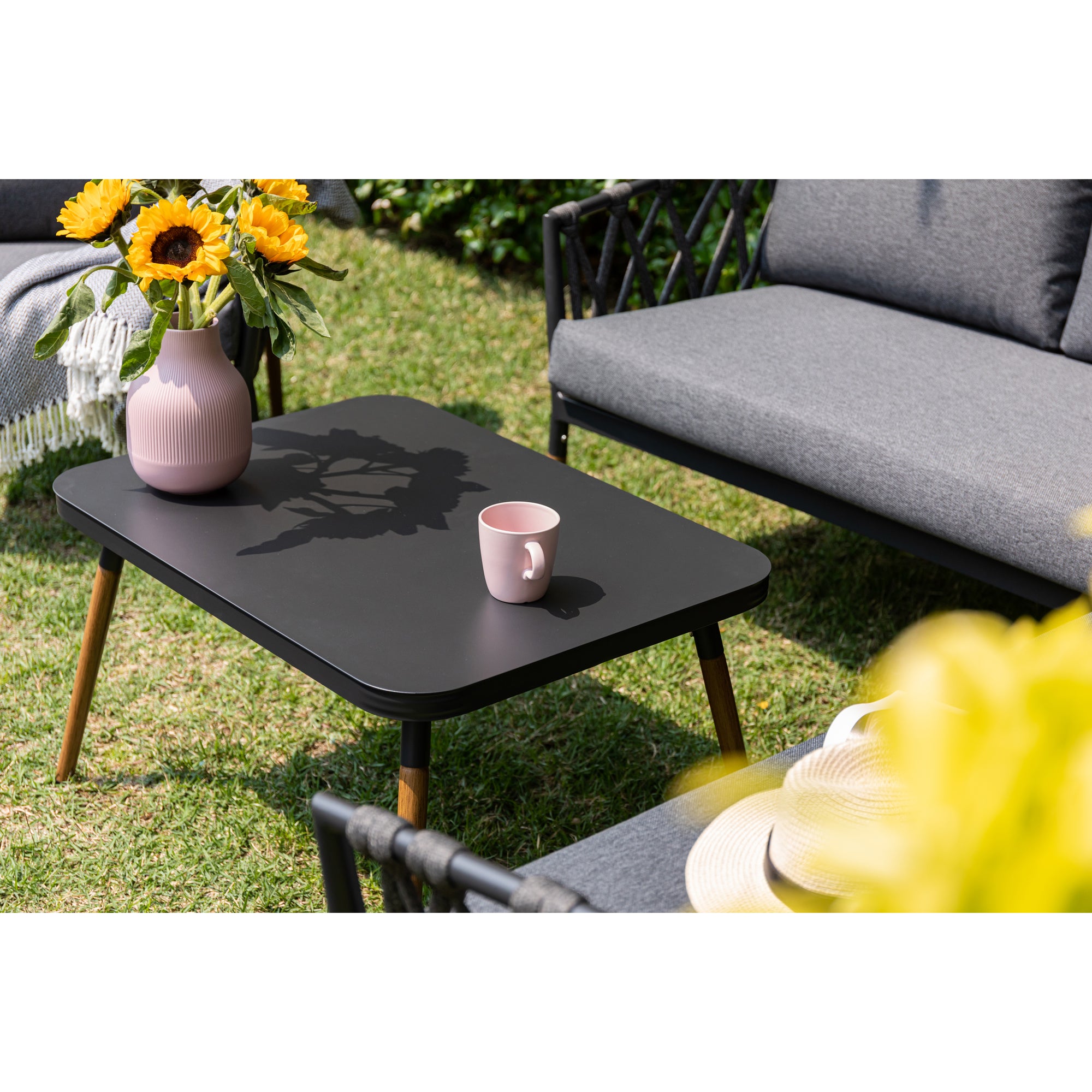 Design Lounge Set Amantea - Gemütlichkeit und Stil vereint in einer Lounge inkl. Sessel