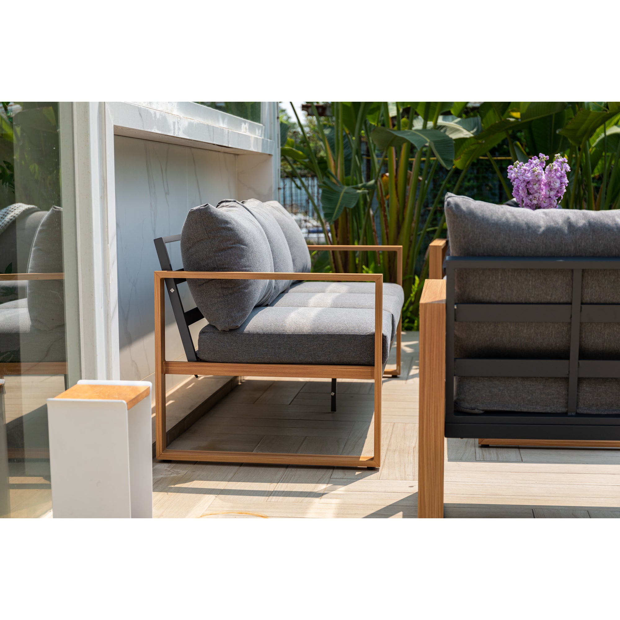 Moderne Aluminium Lounge Luzern in Holzoptik / Ideal zum Loungen