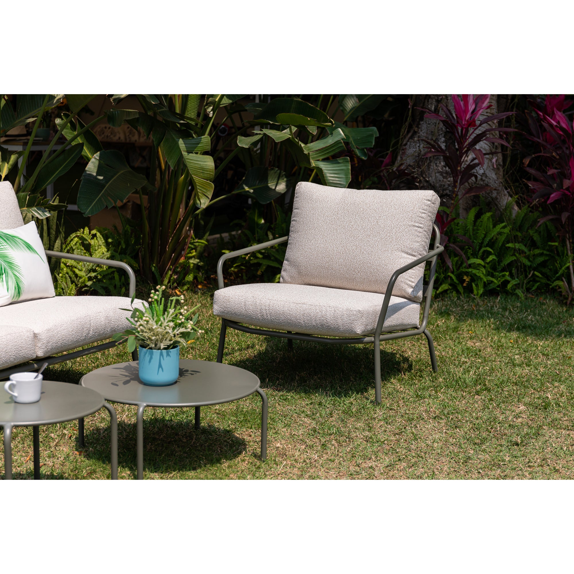 AUSFLUG AN DIE RIVIERA Lounge Set Madeira / Trend Farbe Oliv - Grün mit schönen Bouclé Polstern