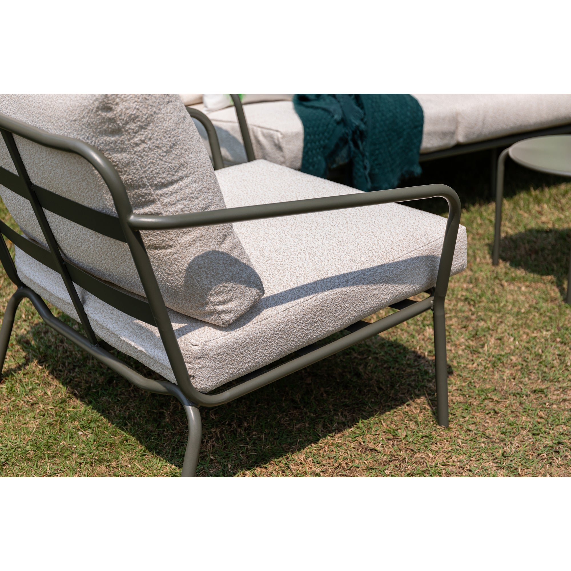 AUSFLUG AN DIE RIVIERA Lounge Set Madeira / Trend Farbe Oliv - Grün mit schönen Bouclé Polstern