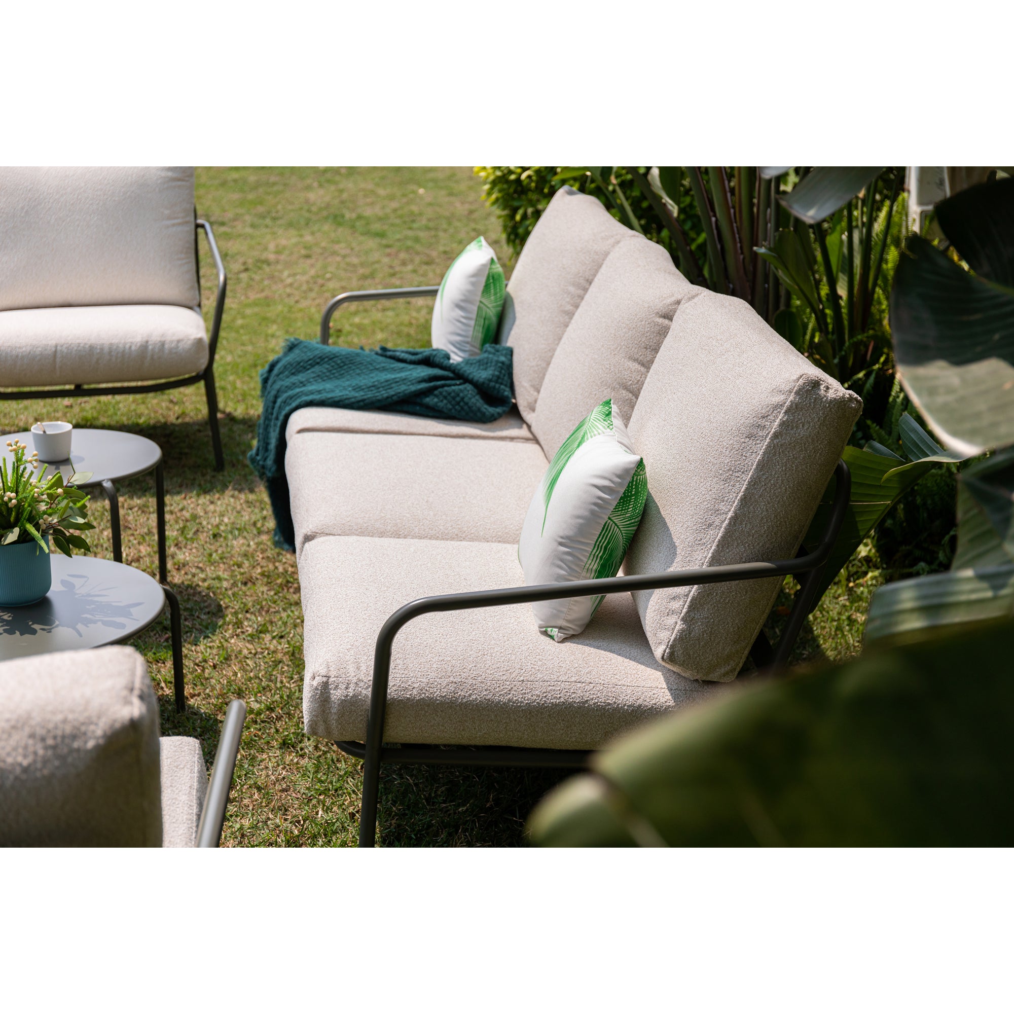 AUSFLUG AN DIE RIVIERA Lounge Set Madeira / Trend Farbe Oliv - Grün mit schönen Bouclé Polstern