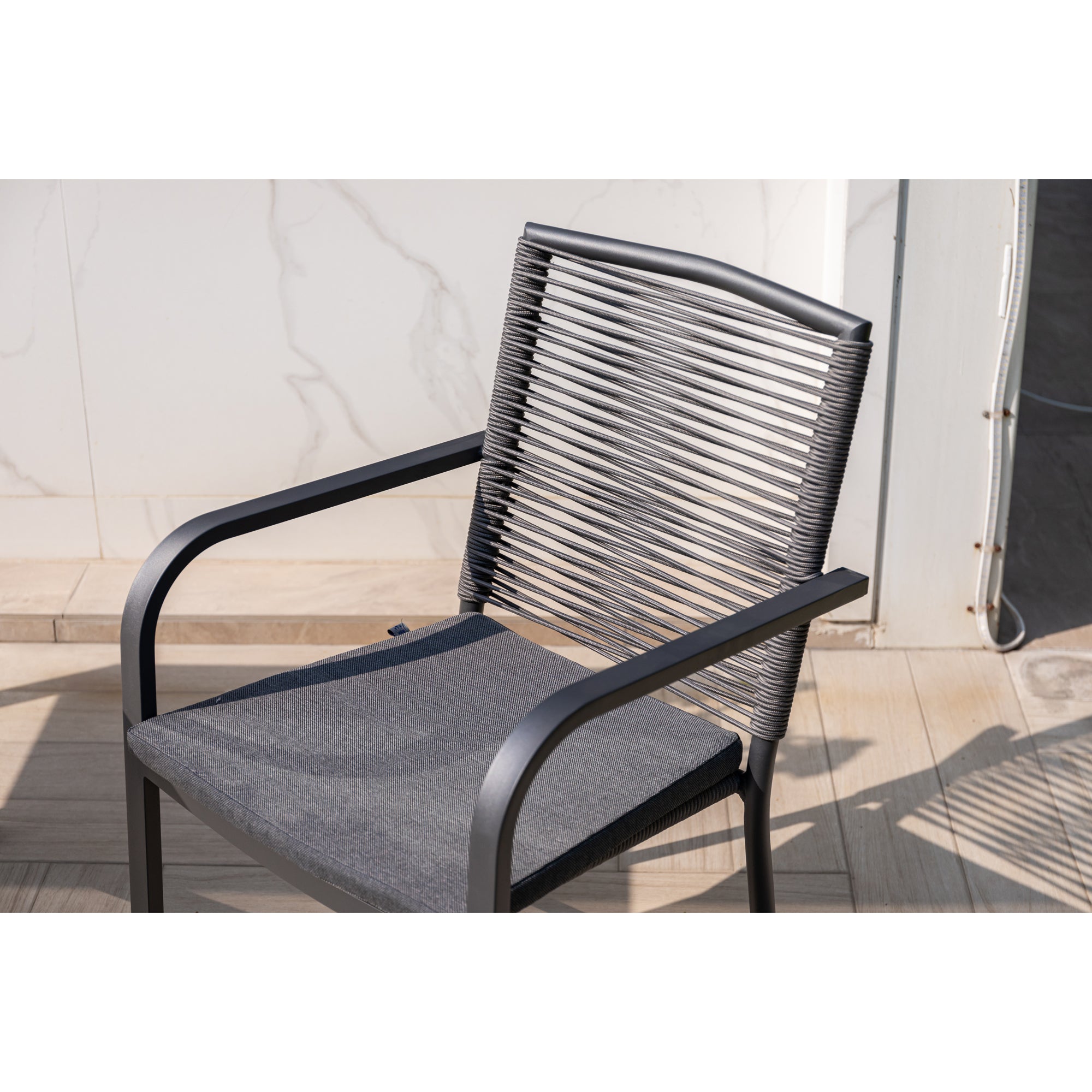 BESTSELLER ZUM AKTIONSPREIS Aluminium / Rope Dining Stapelsessel Lexi inkl. Sitzpolster / Wetterfest