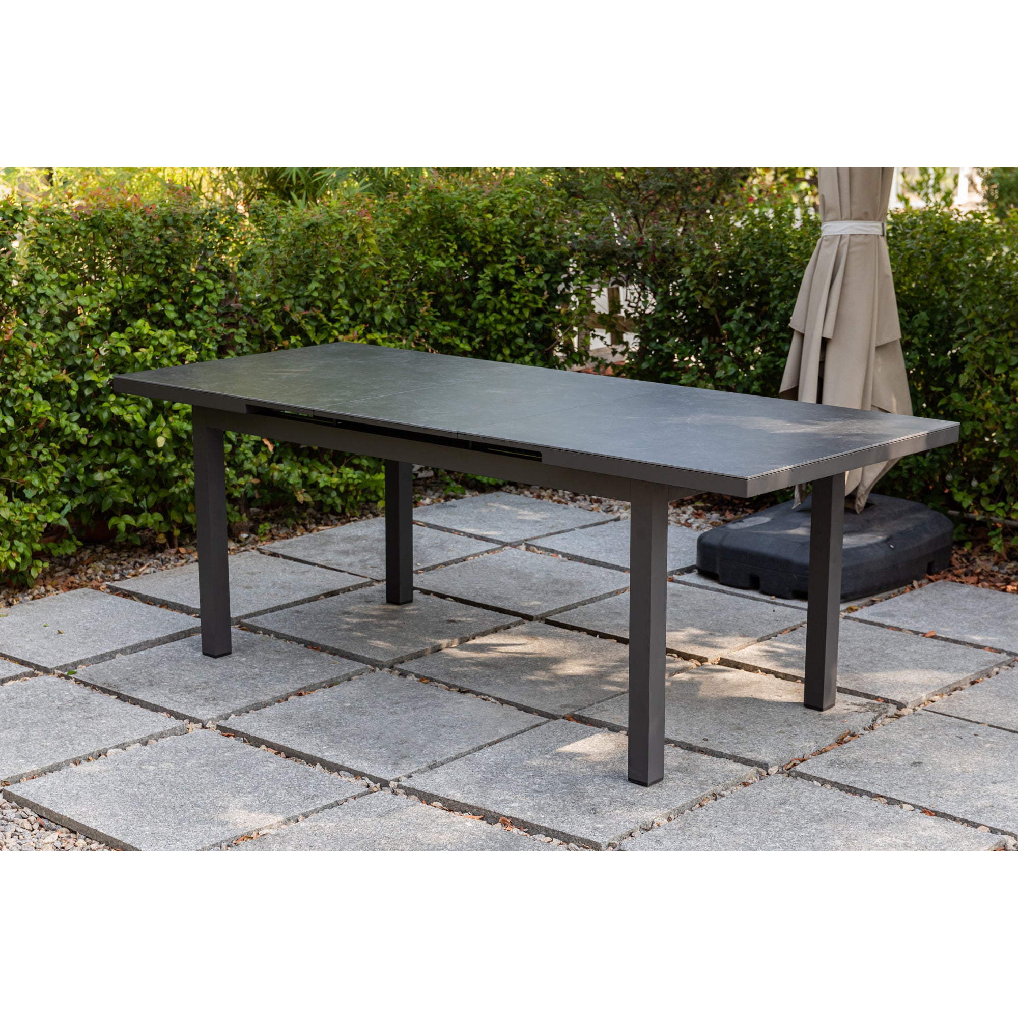 Premium Dining Ausziehtisch Madri Nero Aluminium Gestell kombiniert mit einer Sintered Stone Tischplatte 167/217 x 90 x 77cm