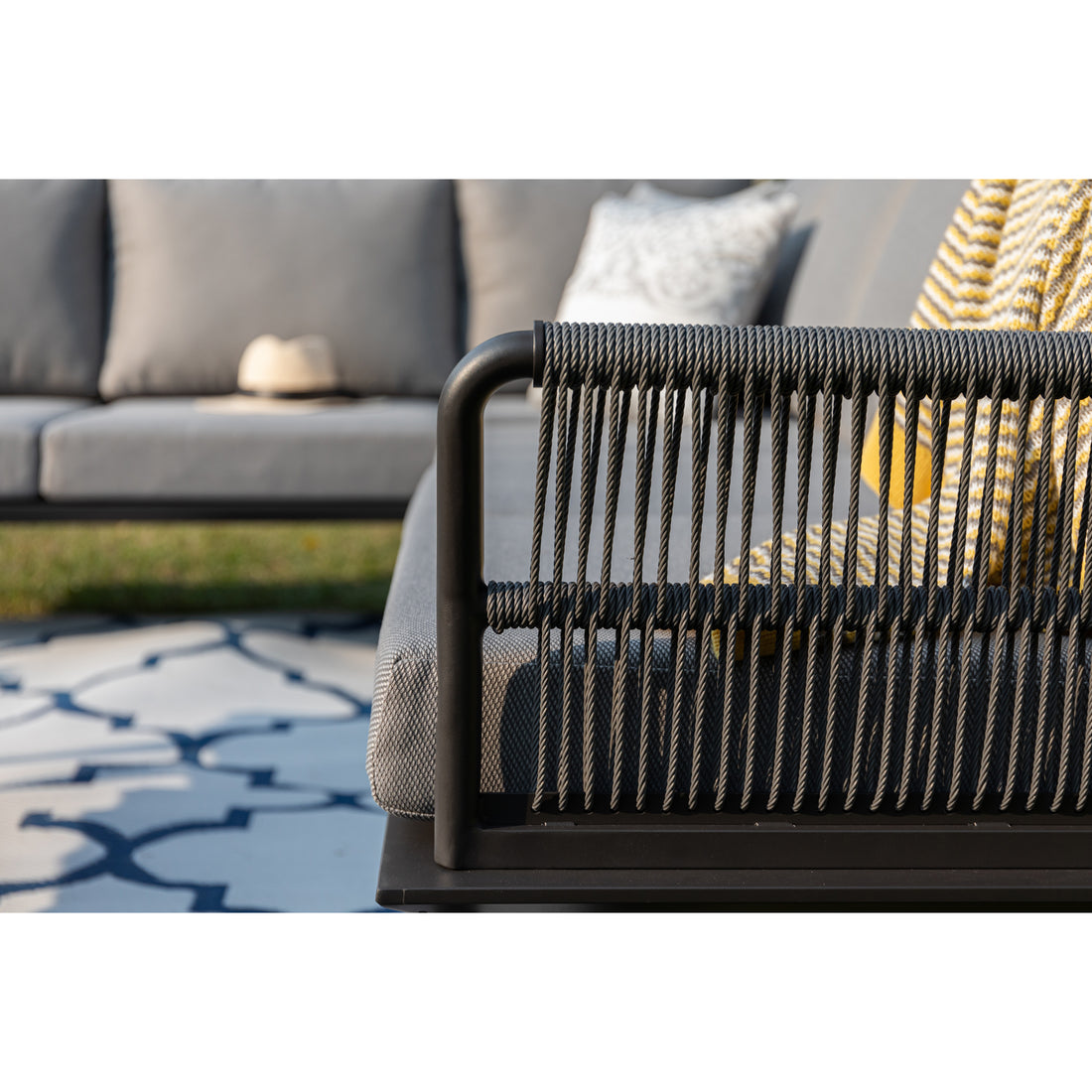 XXL Luxus Aluminium Lounge Set Madri Nero / Wetterfest, Hochwertig & Perfektion in ihrer schönsten Form