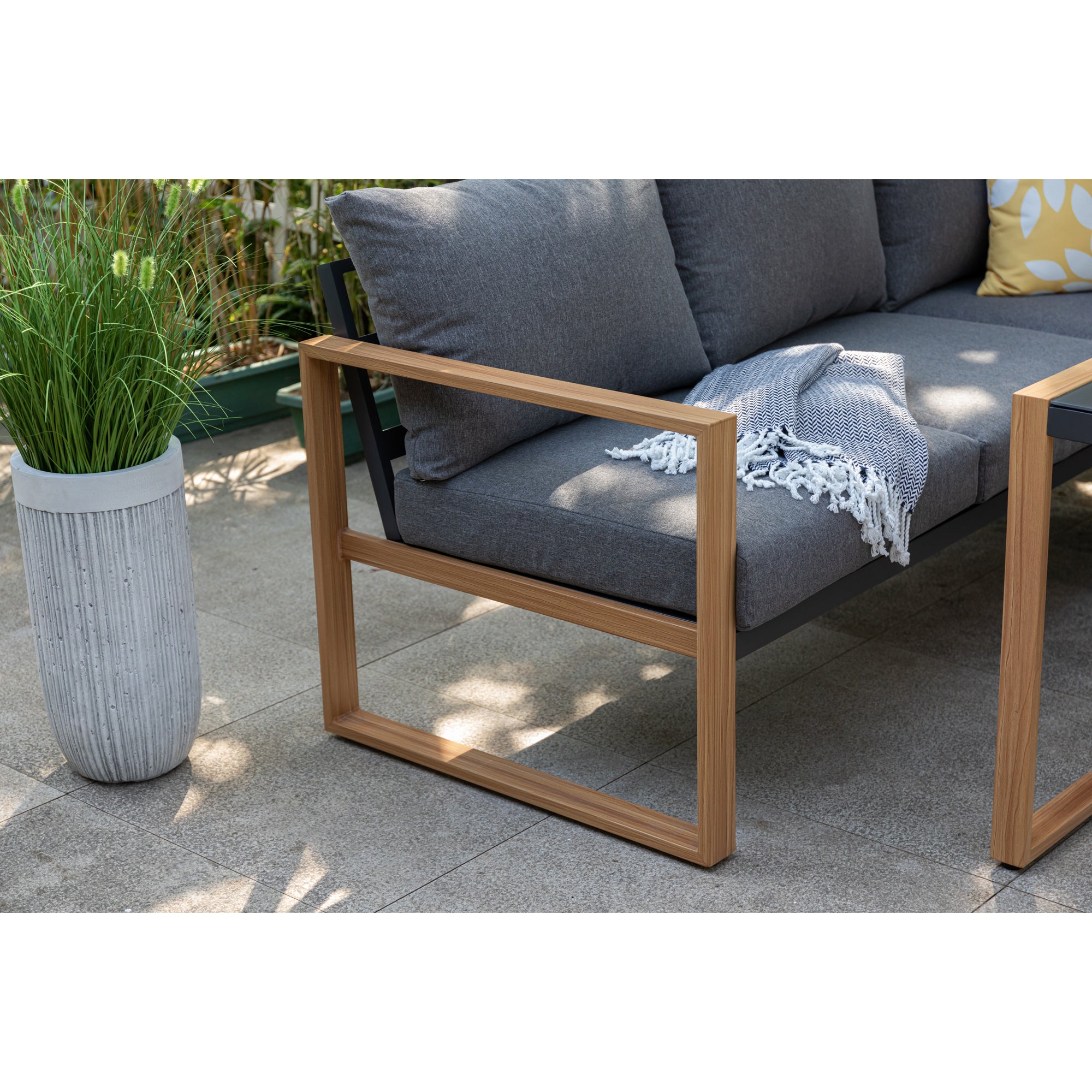 *** Outdoor-Highlight zum Jahresstart *** Moderne Aluminium Eck Lounge Luzern in edler Teak-Holzoptik