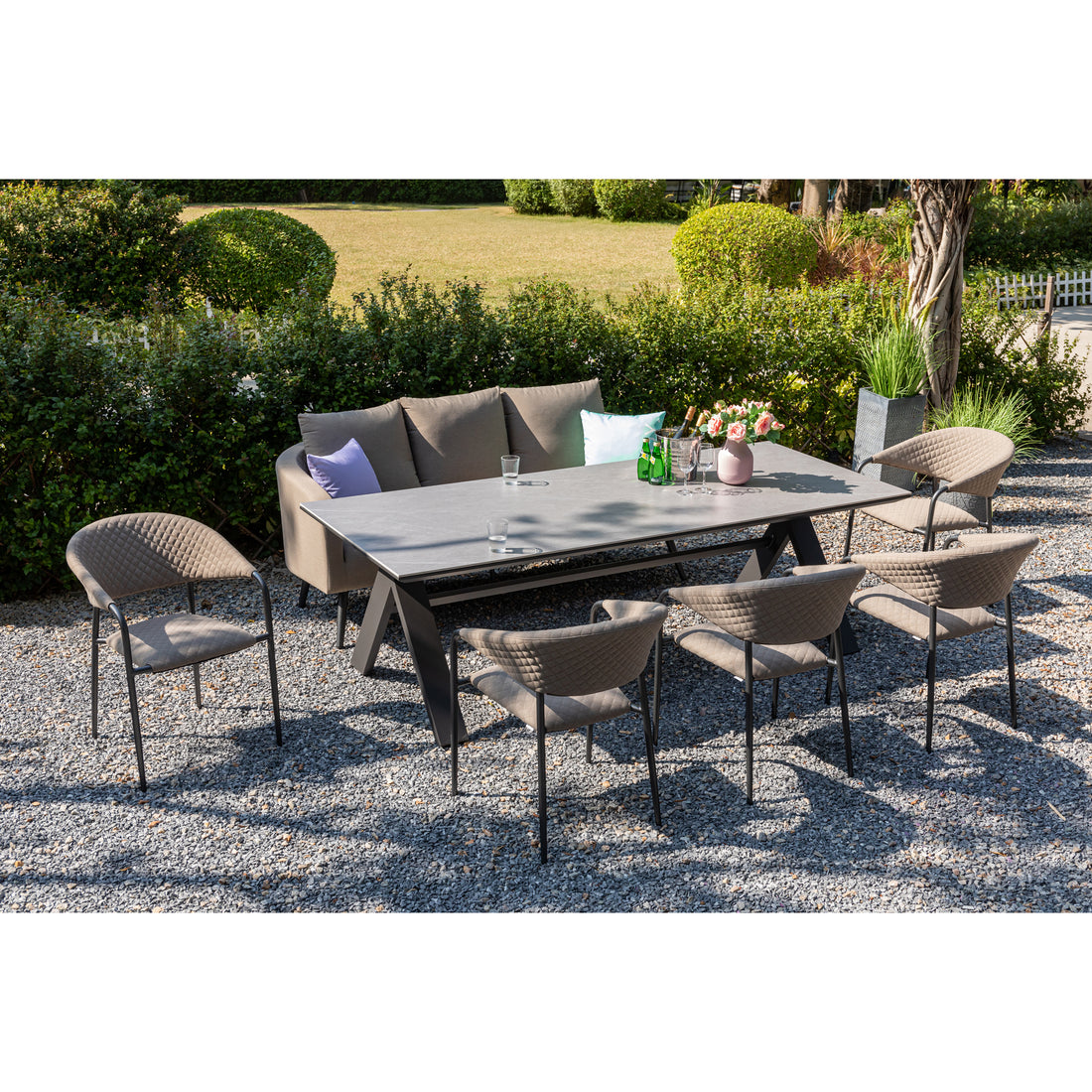 7 tlg. Outdoor Dining Set Puro + Avantage XXL - bestehend aus: Tisch Avantage, 1 x Puro Sofa und 5 x Puro Stapelstühle 100% wetterfest LIKA-TEX® Bezug Sand (Natur)