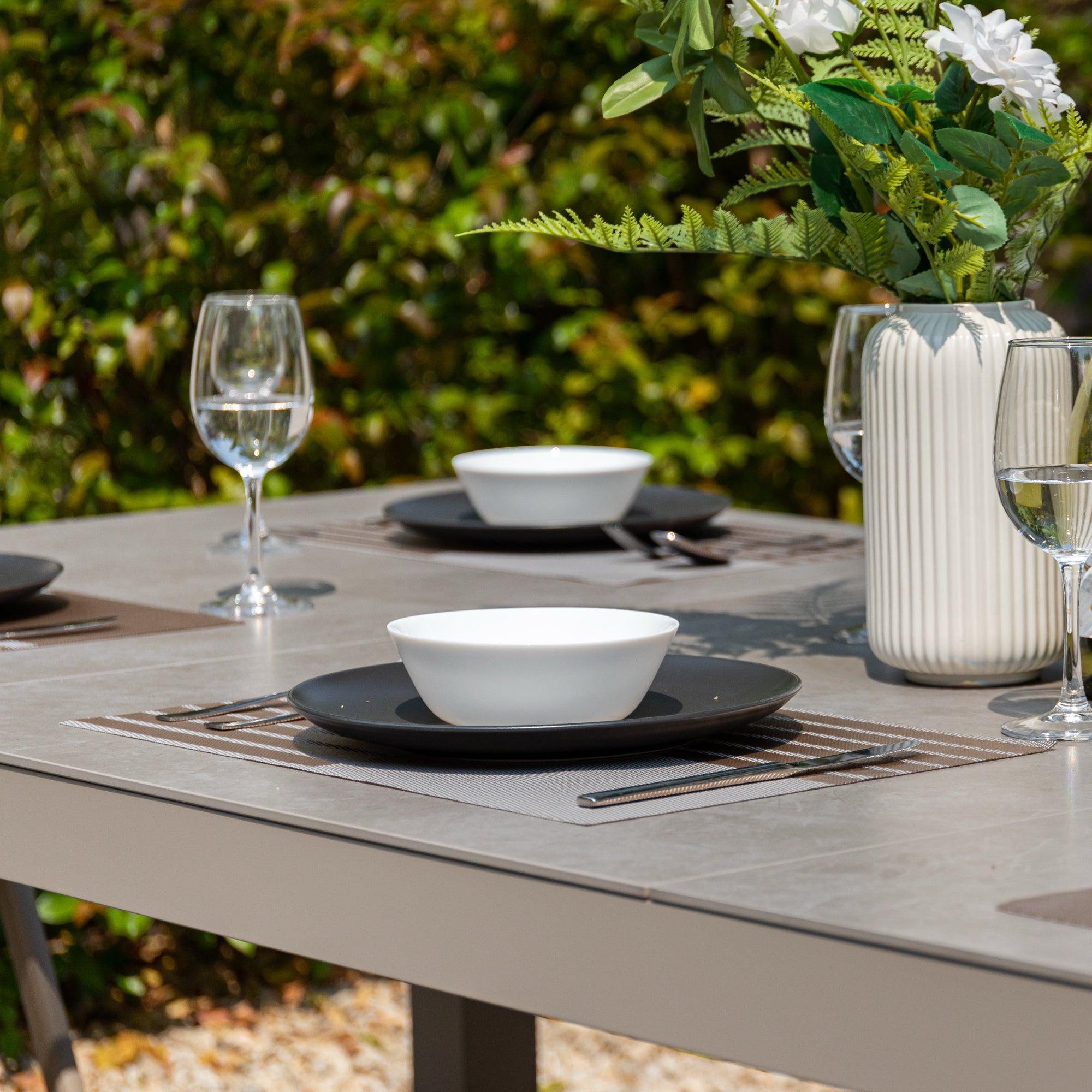 TRENDALARM: 7 tlg. Aluminium Essgruppe Madri + Avantage, bestehend aus: Tisch Madri + 6x Klappsessel Avantage creme beige / moon