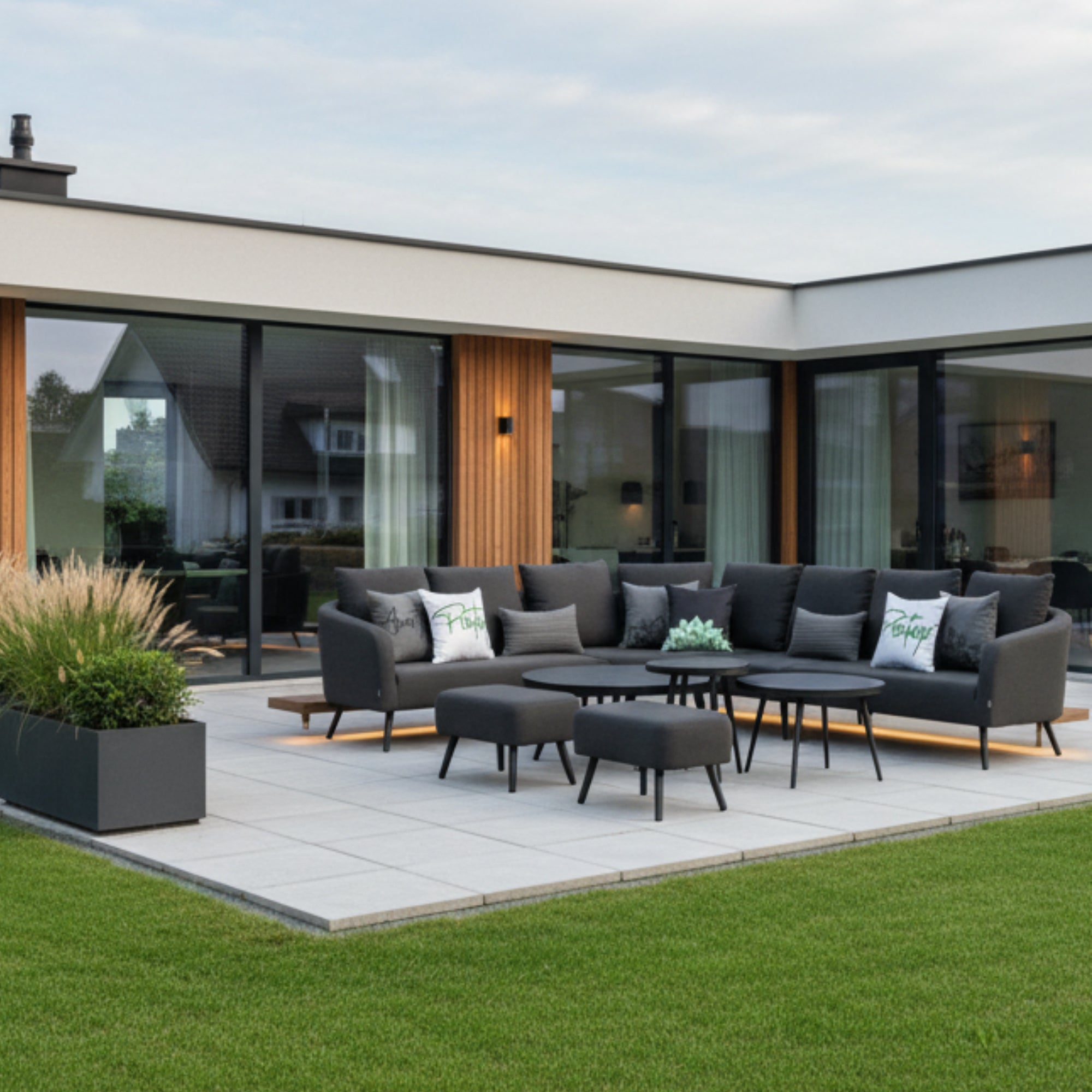 LUXUS PUR! Outdoor Lounge Set Riviera 100% wetterfest mit LIKA-TEX® Bezug