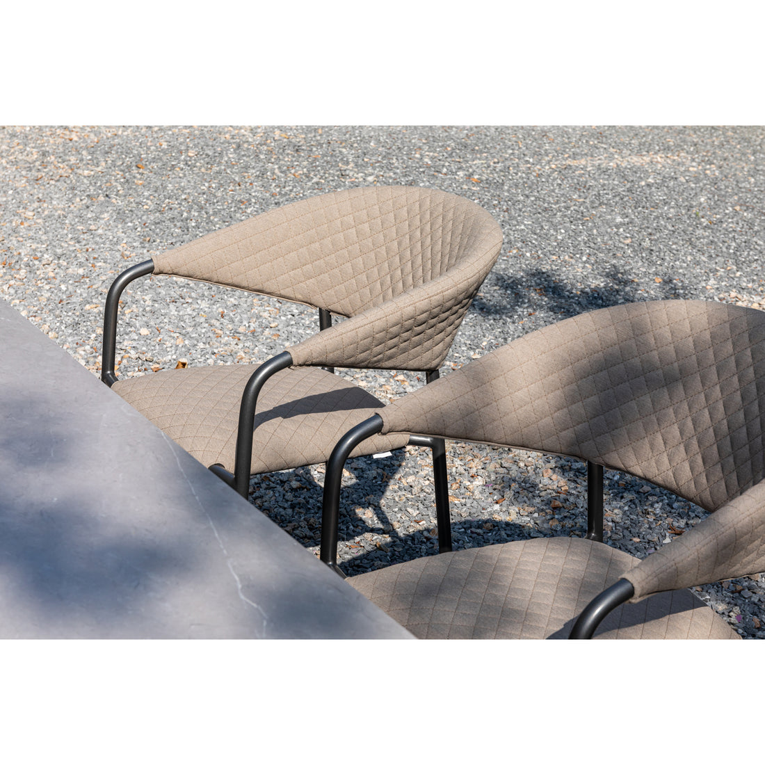 AVANTAGE! DAS OUTDOOR SET bestehend aus: Tisch Avantage, 1 x Puro Sofa &amp; 3 x Puro Stapelstühle 100% wetterfest LIKA-TEX® Bezug Sand (Natur)