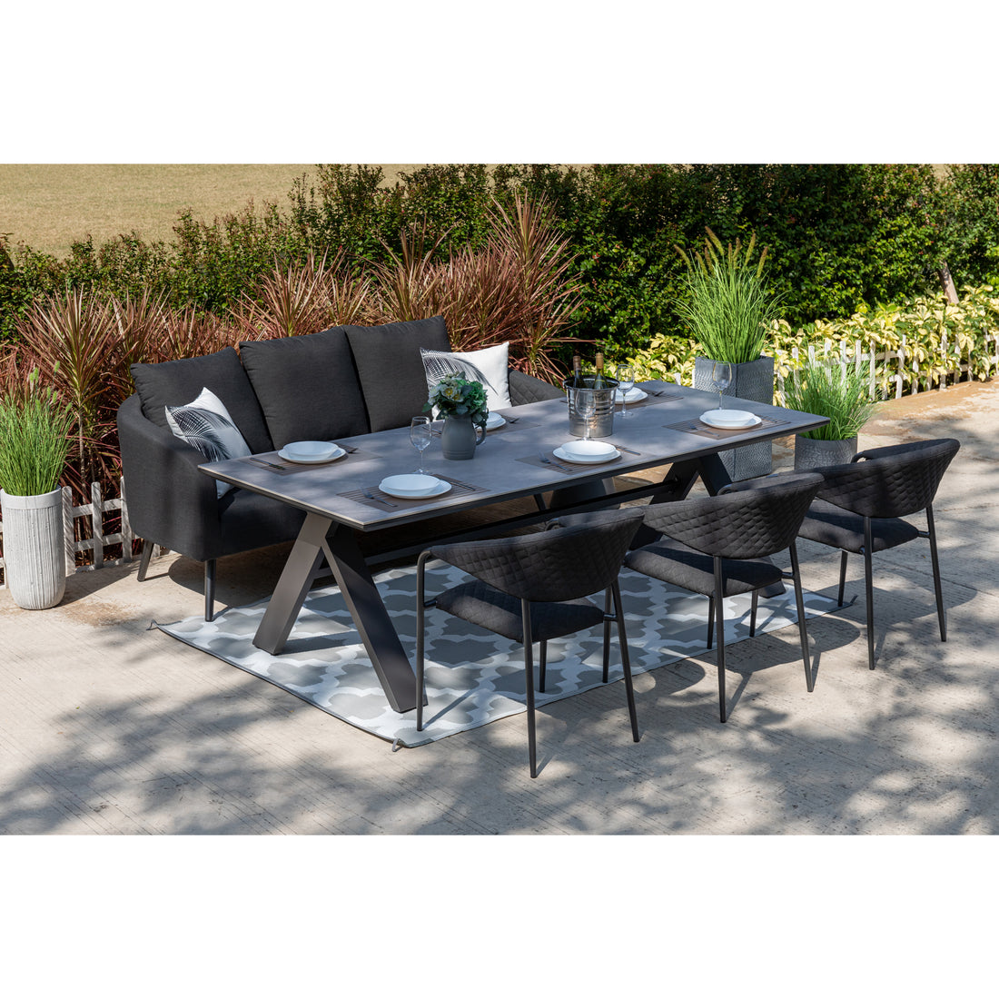 5 tlg Outdoor Dining Set Puro + Avantage -  bestehend aus: Tisch Avantage, 1 x Sofa Puro + 3 x Puro Stapelstühle 100% wetterfest LIKA-TEX® Bezug anthrazit