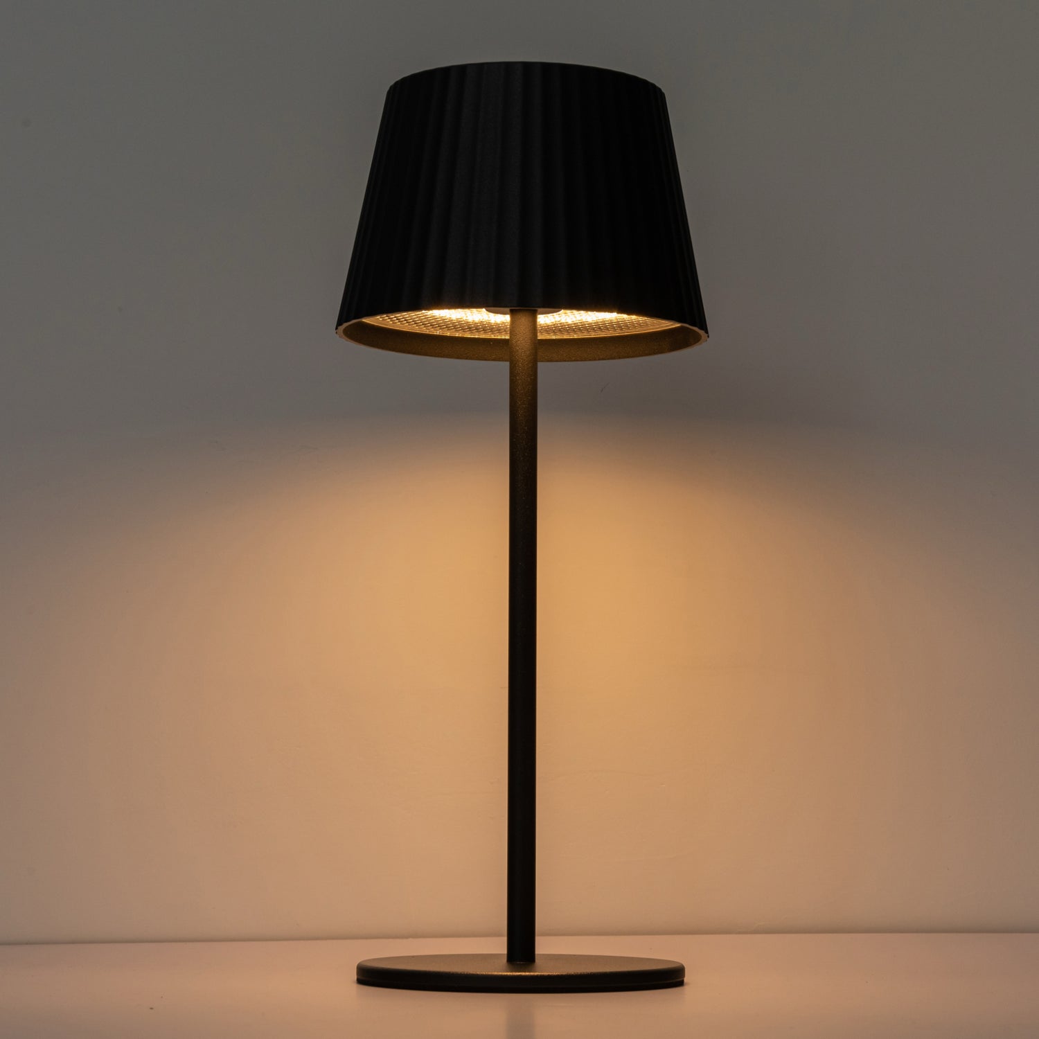 Moderne Solar LED Lampe POLARIS – mobil, dimmbar &amp; elegant - anthrazit
