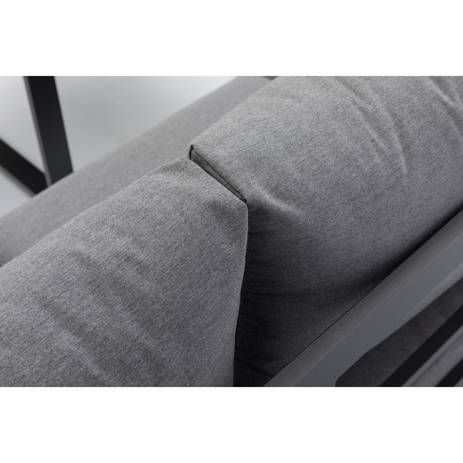 Kissen wegräumen? 365 Tage draußen lassen! Lounge Set Elana 100% wetterfest dank Sunbrella®