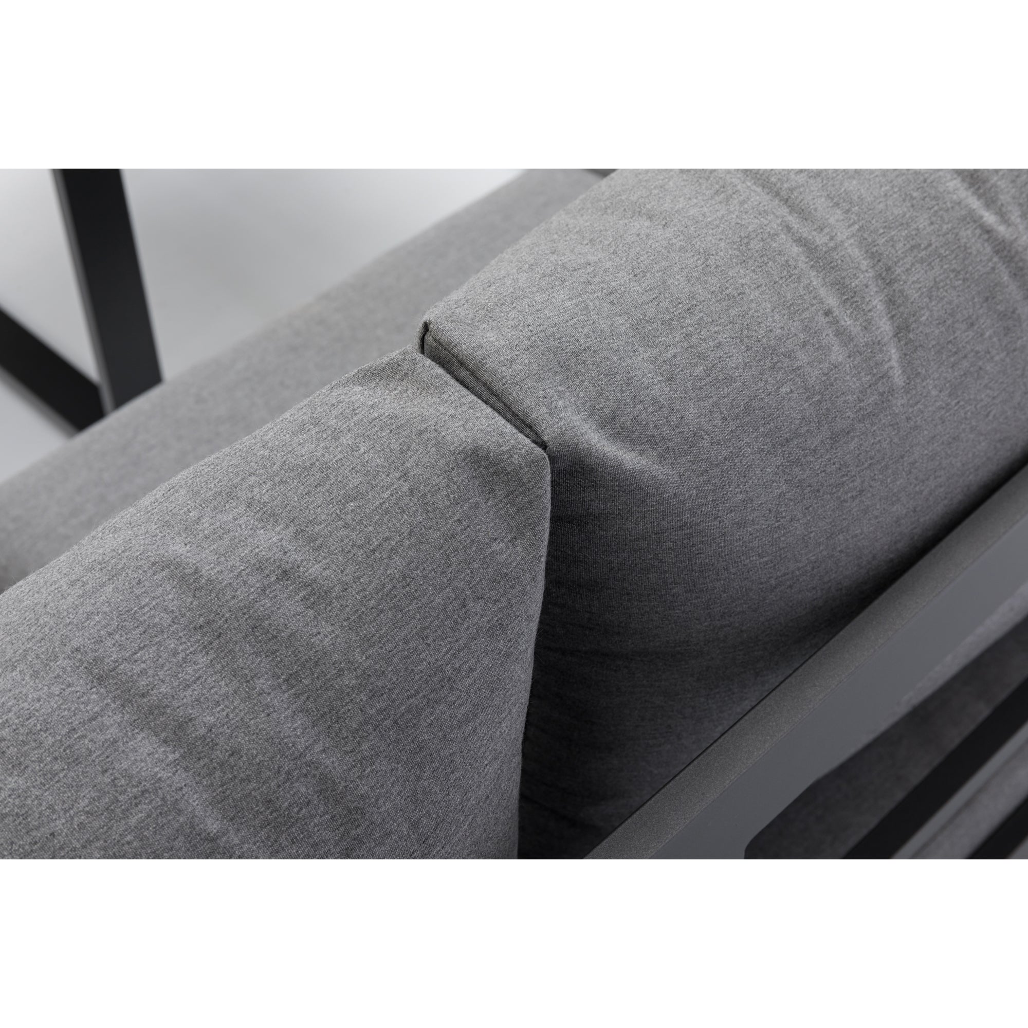 Kissen wegräumen? 365 Tage draußen lassen! Lounge Set Elana 100% wetterfest dank Sunbrella®