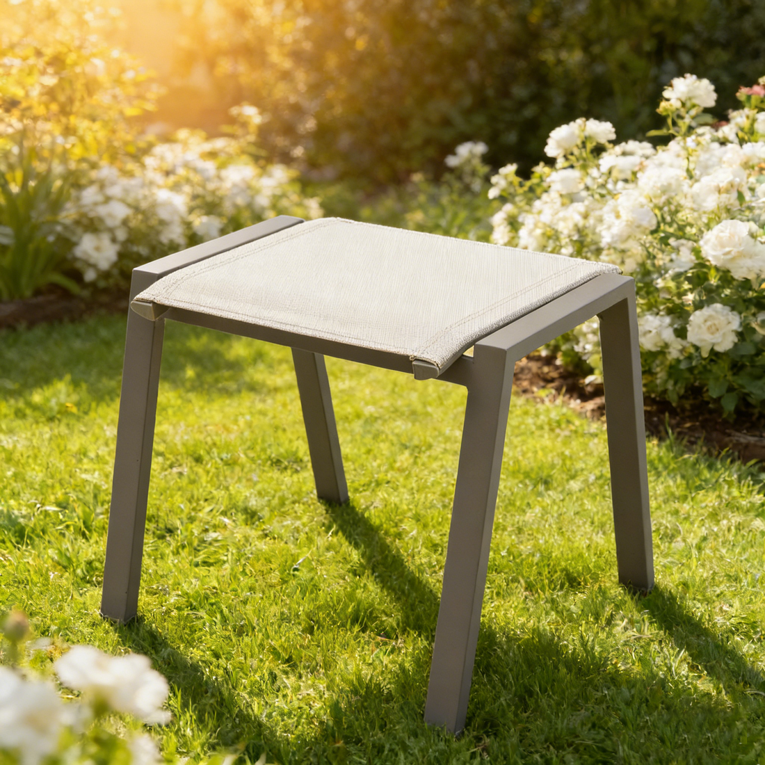 Aluminium / Sling-Textilen Hocker Avantage Moon (creme/beige)