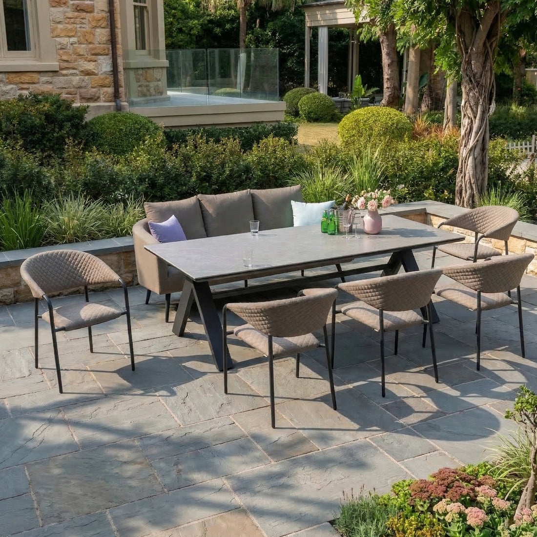 7 tlg. Outdoor Dining Set Puro + Avantage XXL - bestehend aus: Tisch Avantage, 1 x Puro Sofa und 5 x Puro Stapelstühle 100% wetterfest LIKA-TEX® Bezug Sand (Natur)