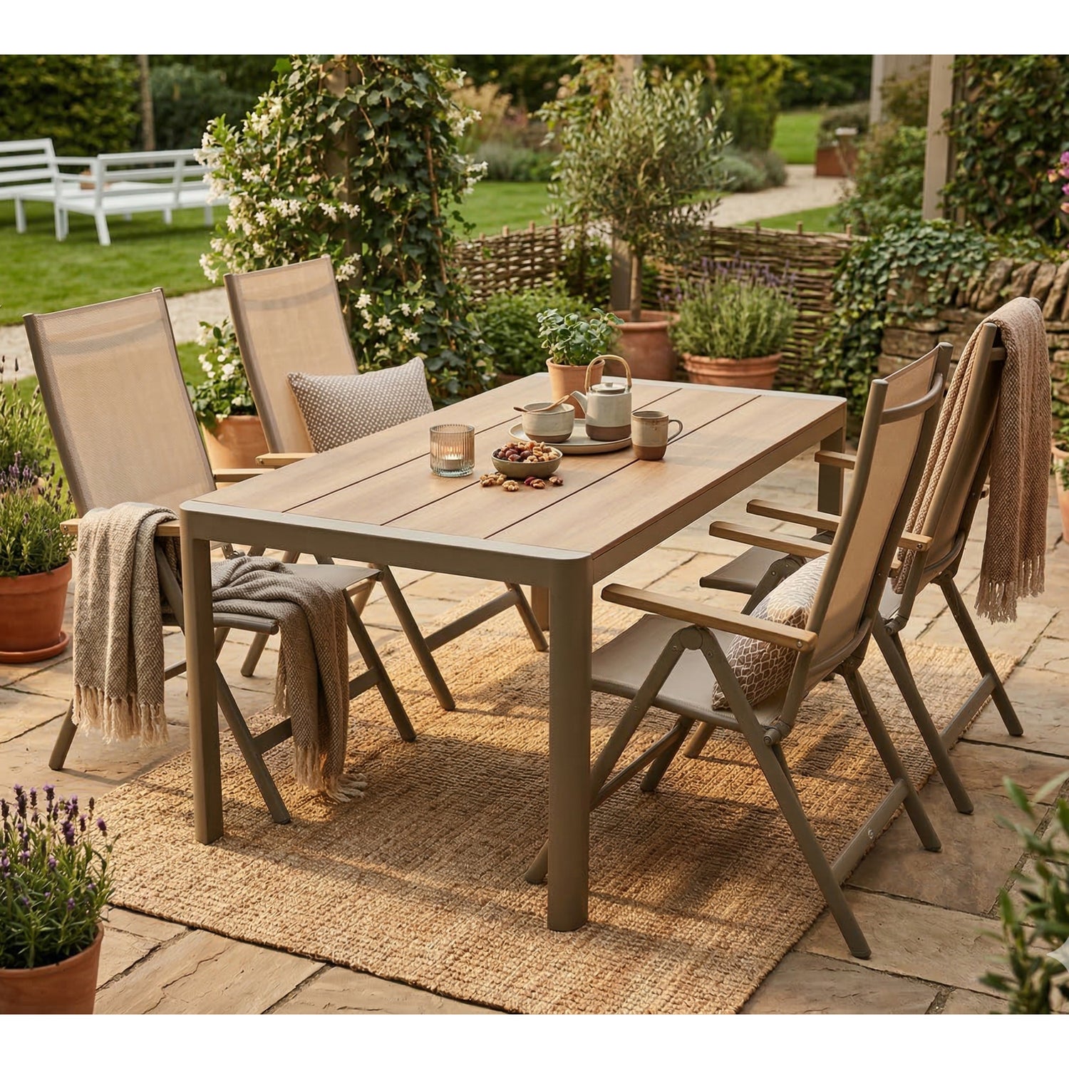 DER NEUE FARBTREND! Gartenmöbel Set MERAN / 5 tlg. Essgruppe Klappsessel &amp; Tisch 160x90 Teak Look