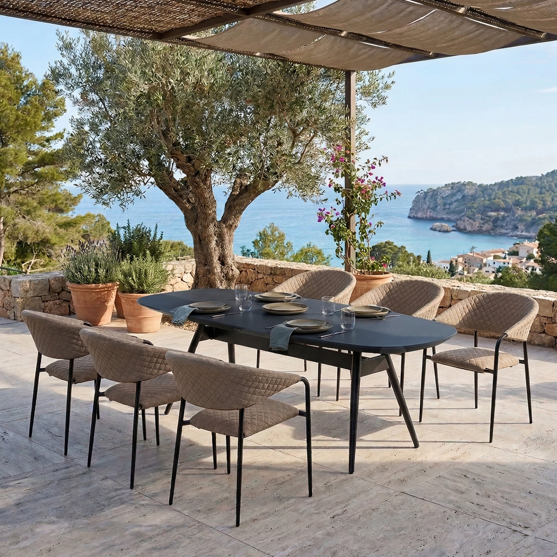 LUXUS! Dining Set PURO – 365 Tage draußen leben - 6 x Puro Stapelsessel in Sand & 1 x Puro Tisch